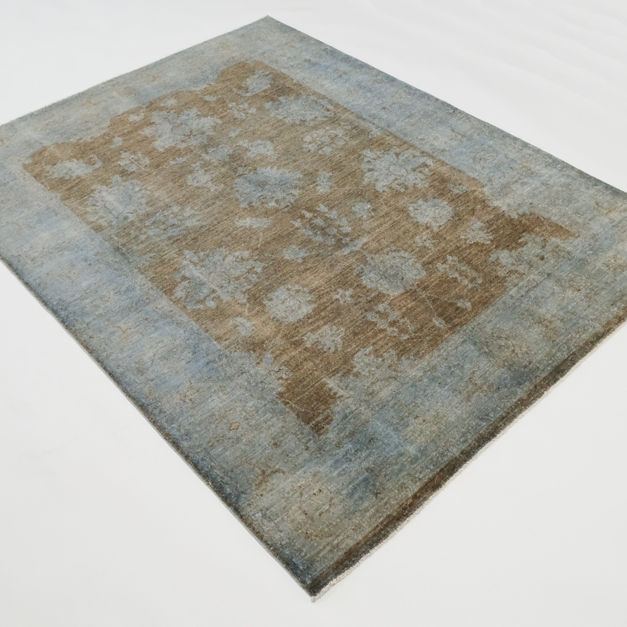 Retro Series Vintage Design Hand Woven Carpet