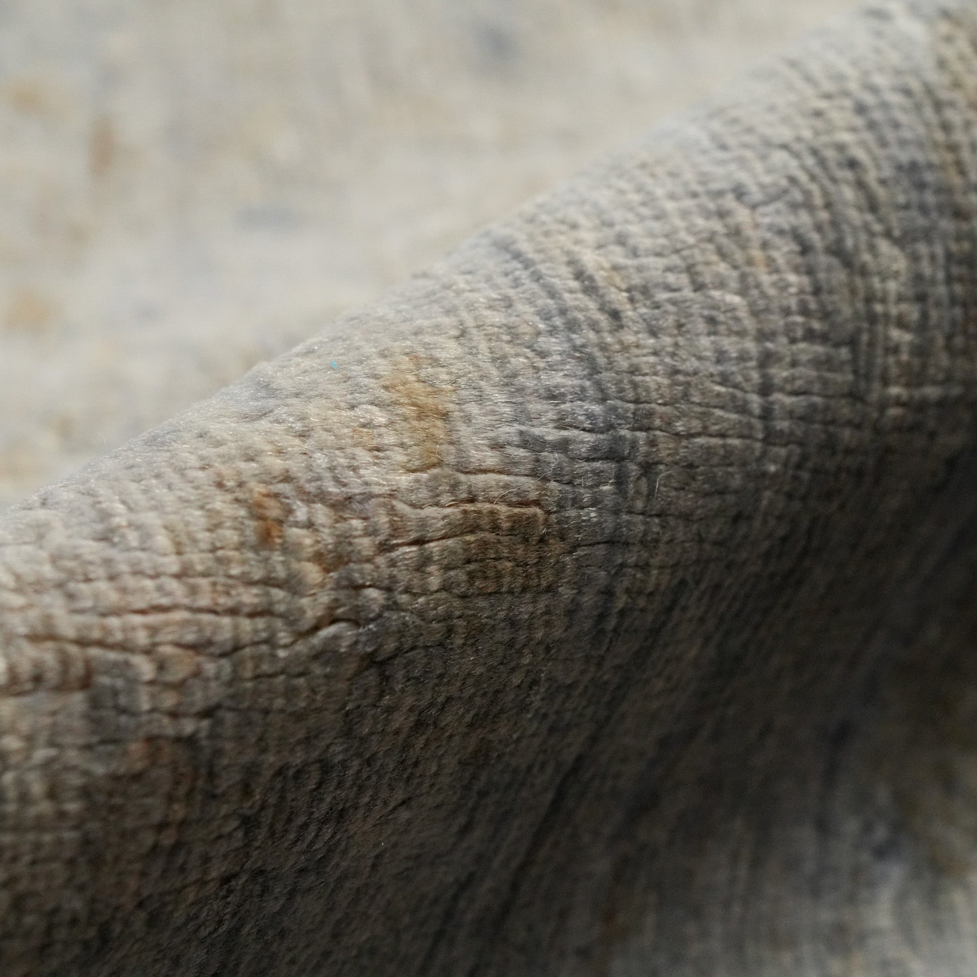 Retro Series Hand-Woven Vintage Patterned Wool Gray Carpet