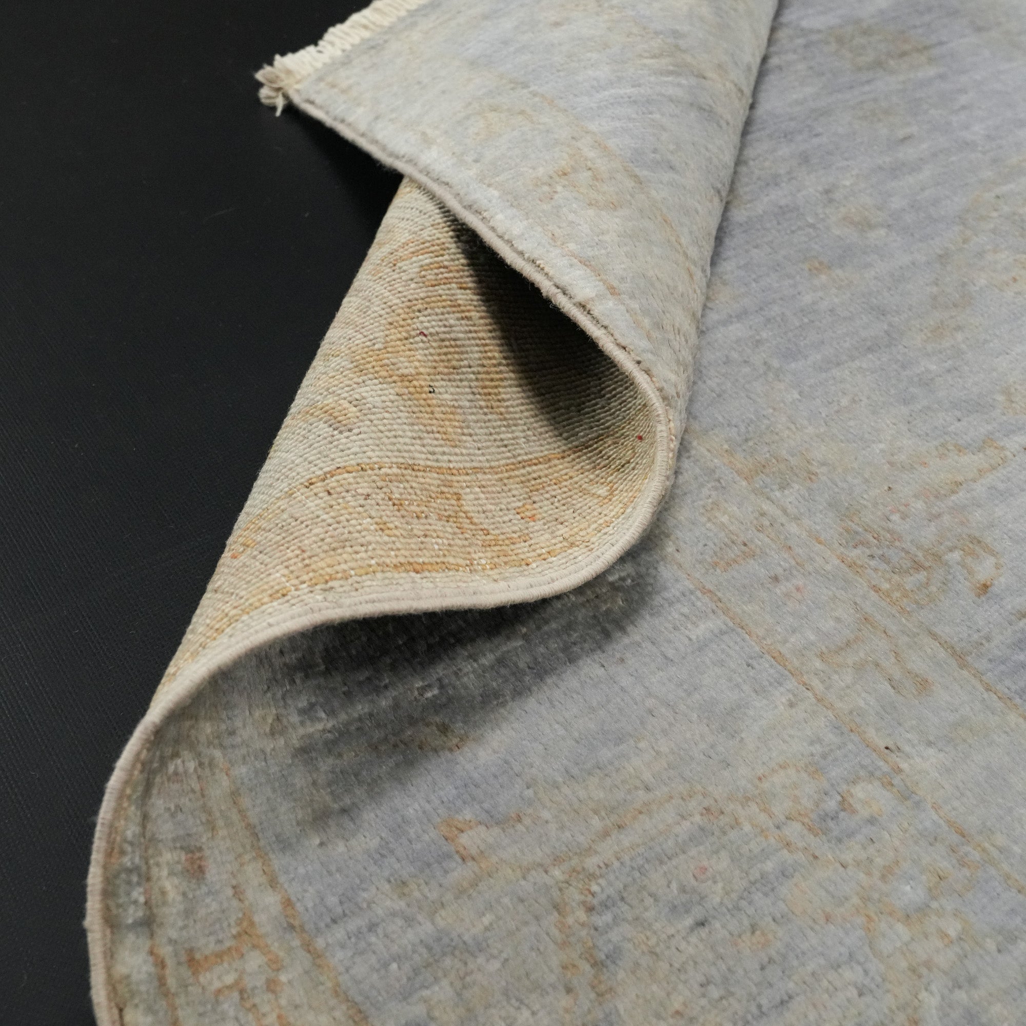 Retro Series Hand-Woven Vintage Patterned Wool Gray Carpet