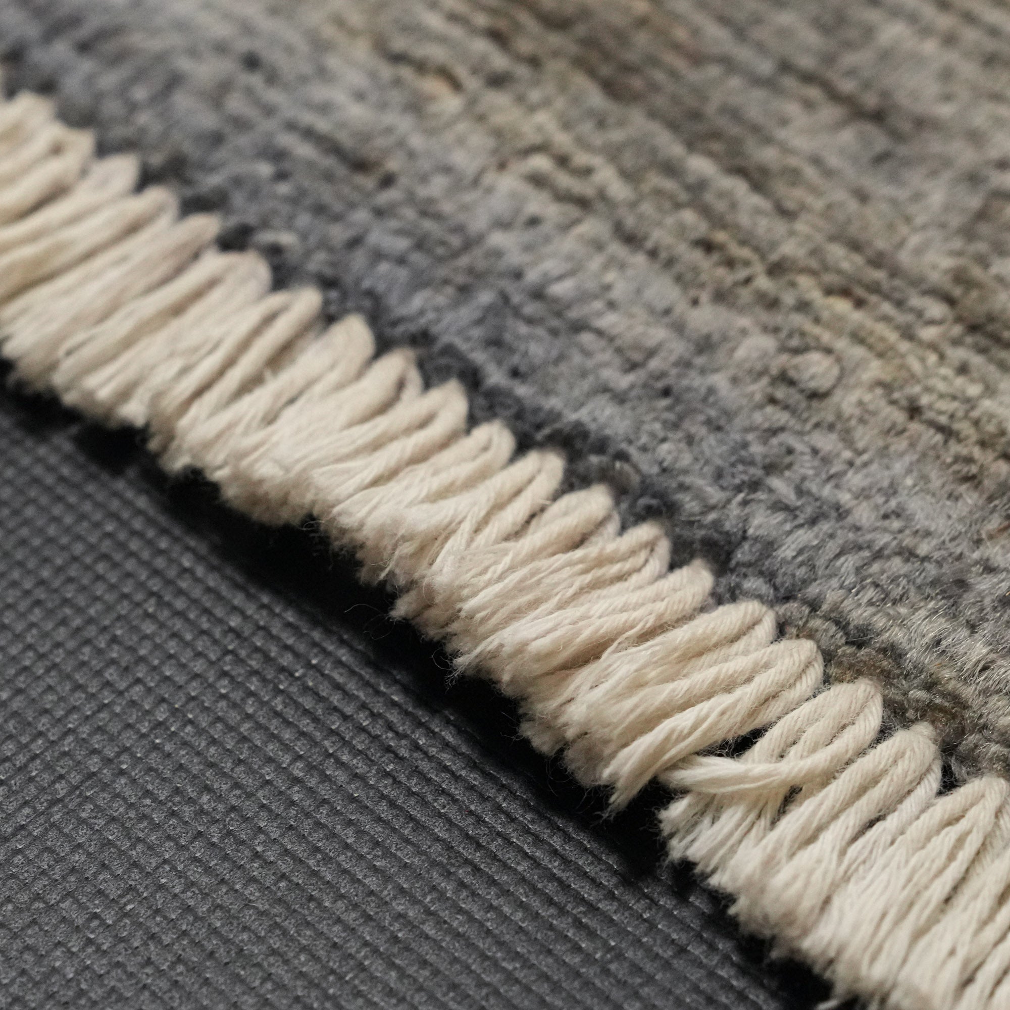 Retro Series Hand-Woven Vintage Patterned Wool Gray Carpet