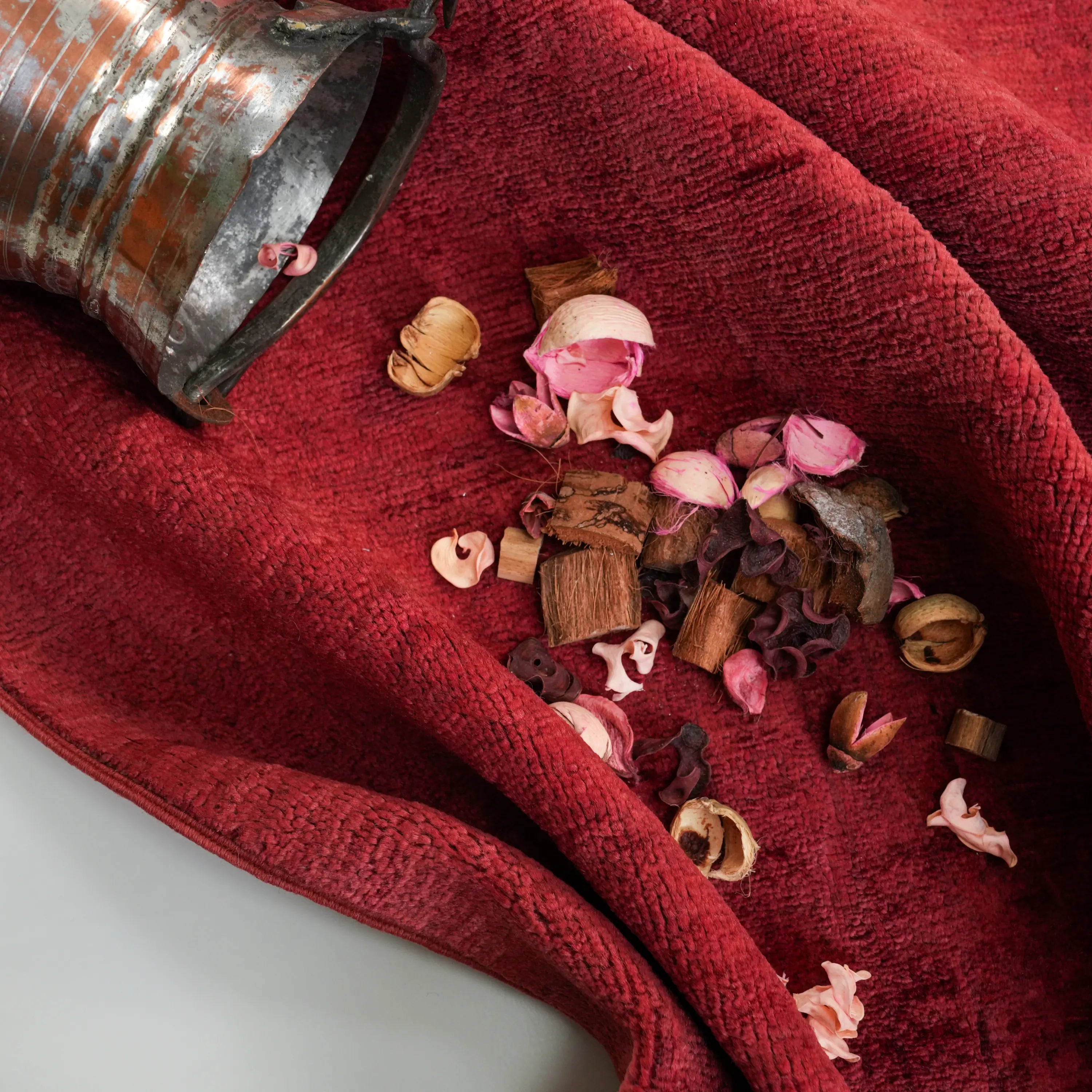 Retro Series Handwoven Vintage Patterned Wool Red Rug