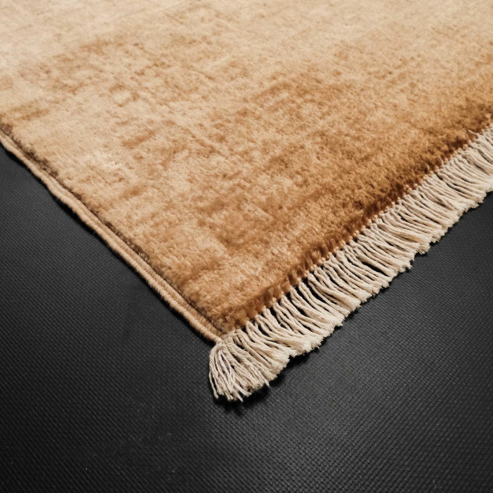 Retro Series Hand Woven Vintage Yellow Carpet