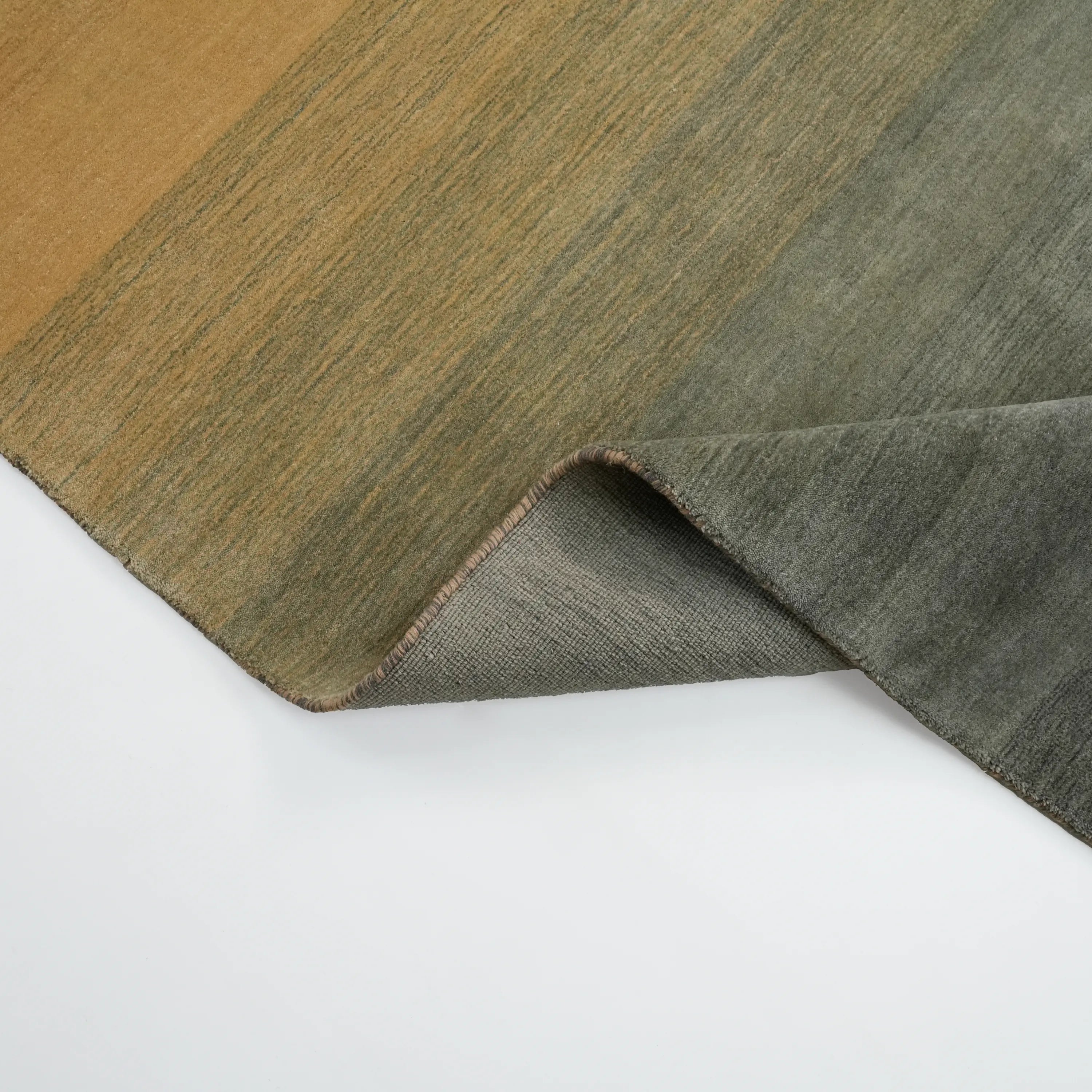 Sade Desenli Bej Yün Tezgah Dokuma Halı