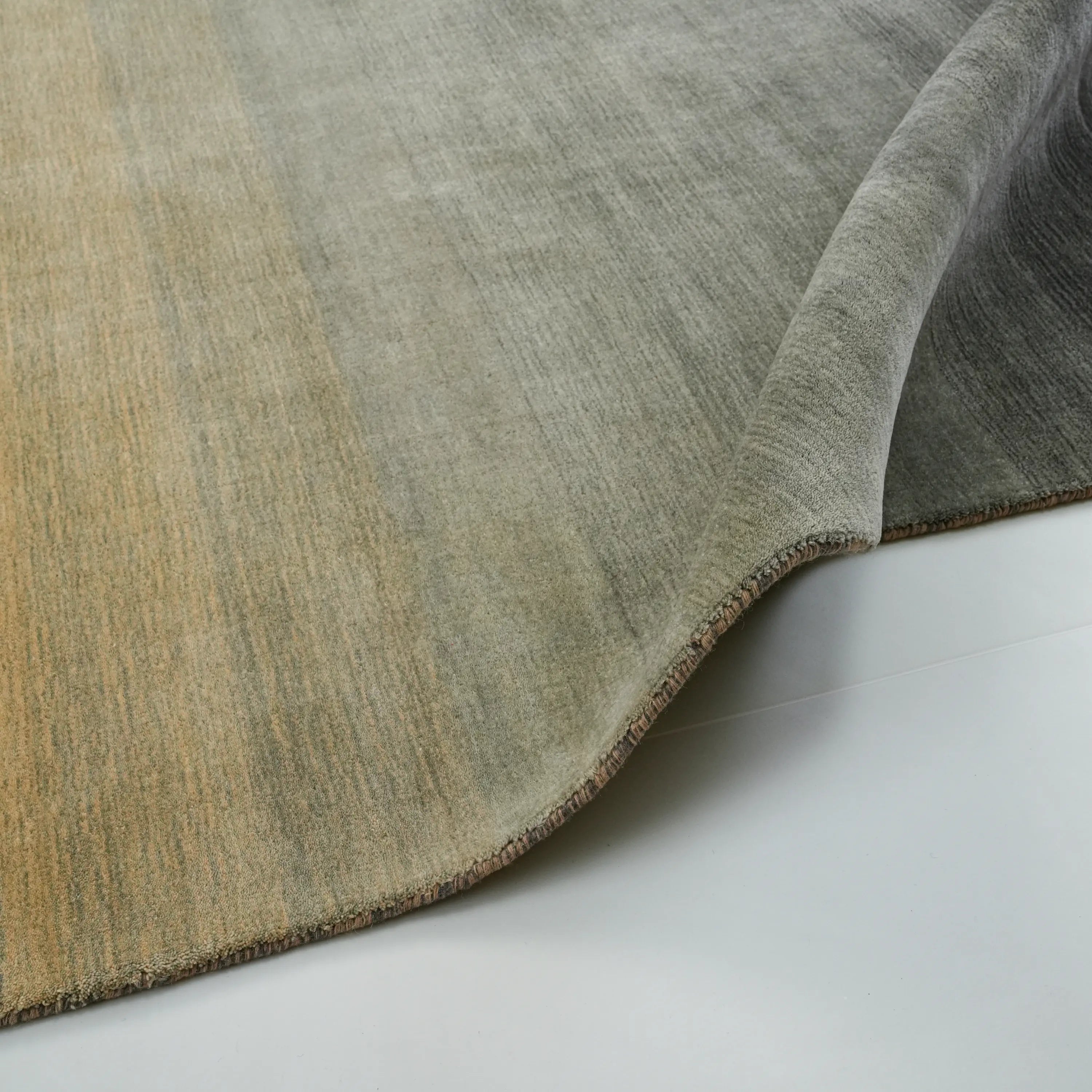 Sade Desenli Bej Yün Tezgah Dokuma Halı