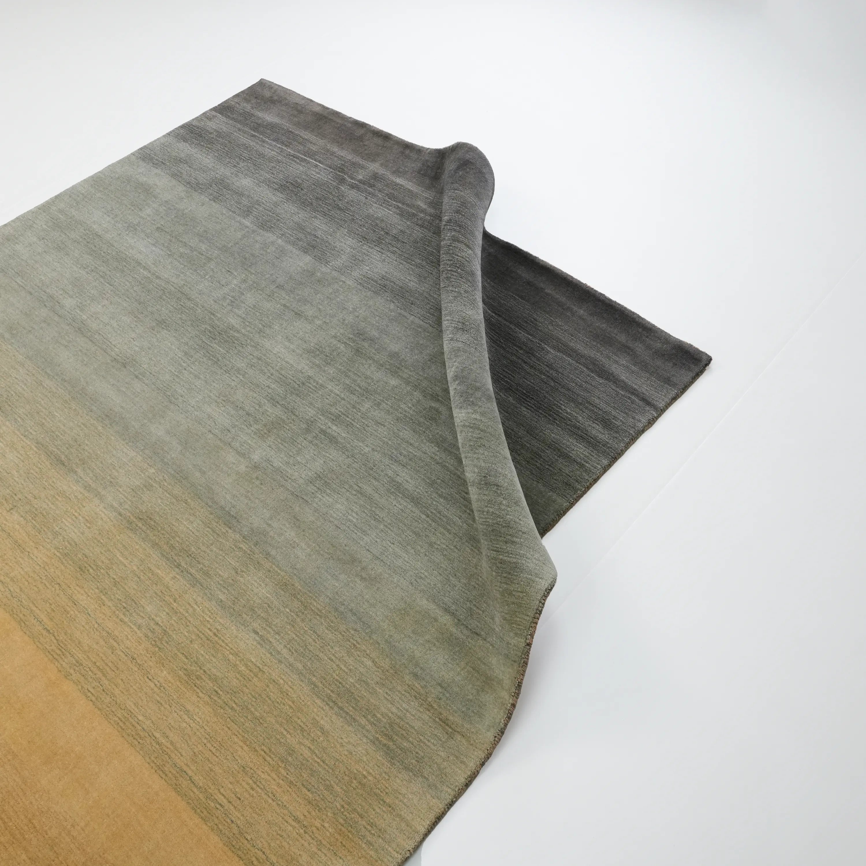 Sade Desenli Bej Yün Tezgah Dokuma Halı