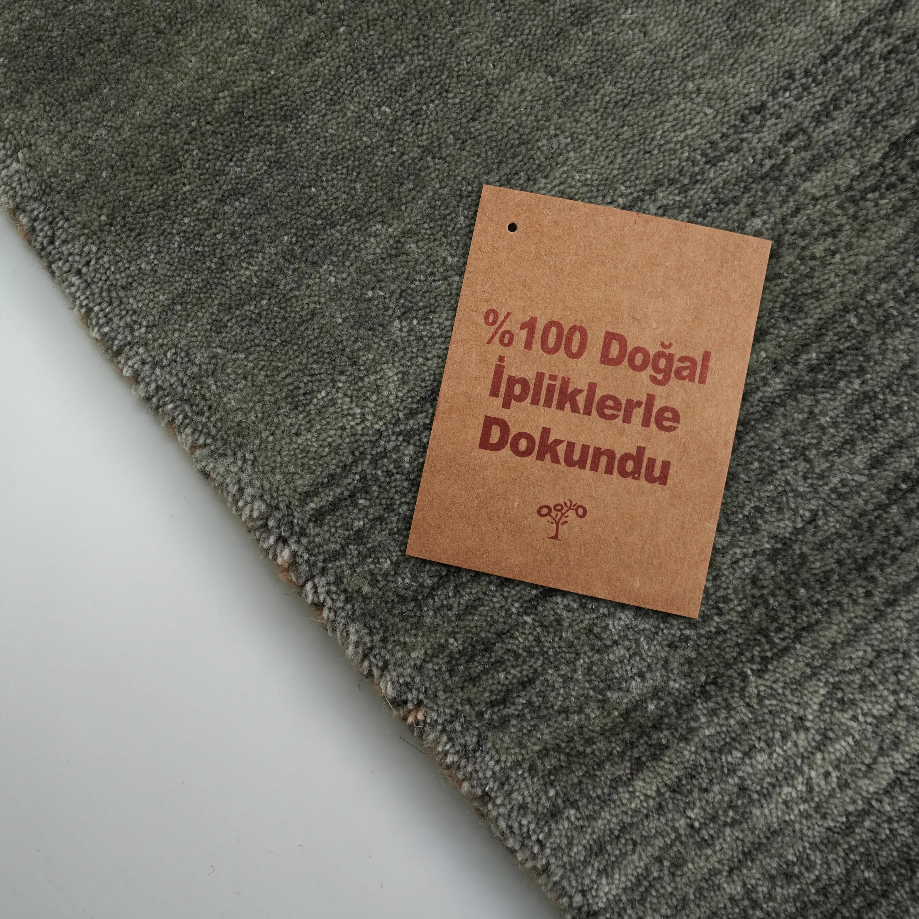 Sade Desenli Bej Yün Tezgah Dokuma Halı