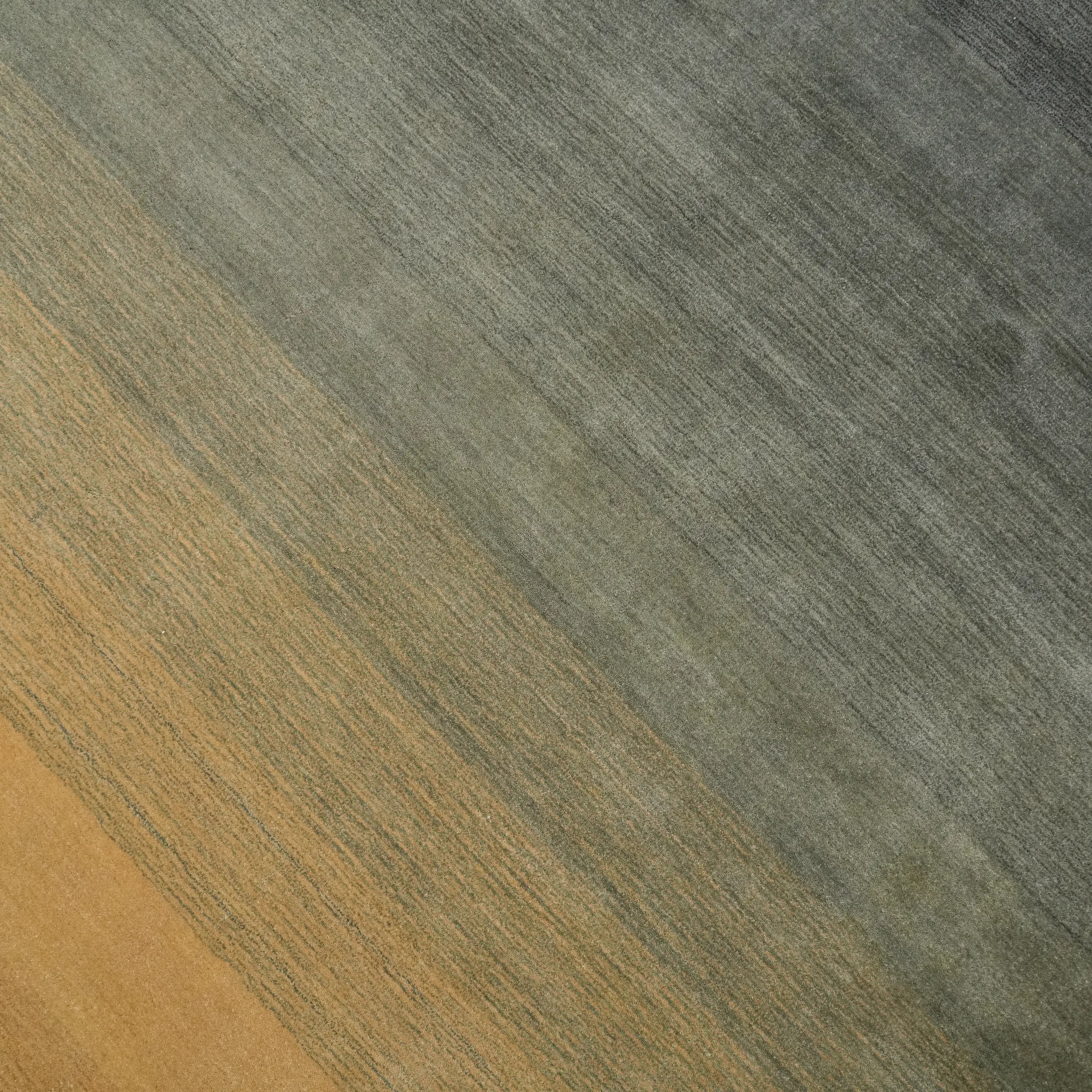 Sade Desenli Bej Yün Tezgah Dokuma Halı