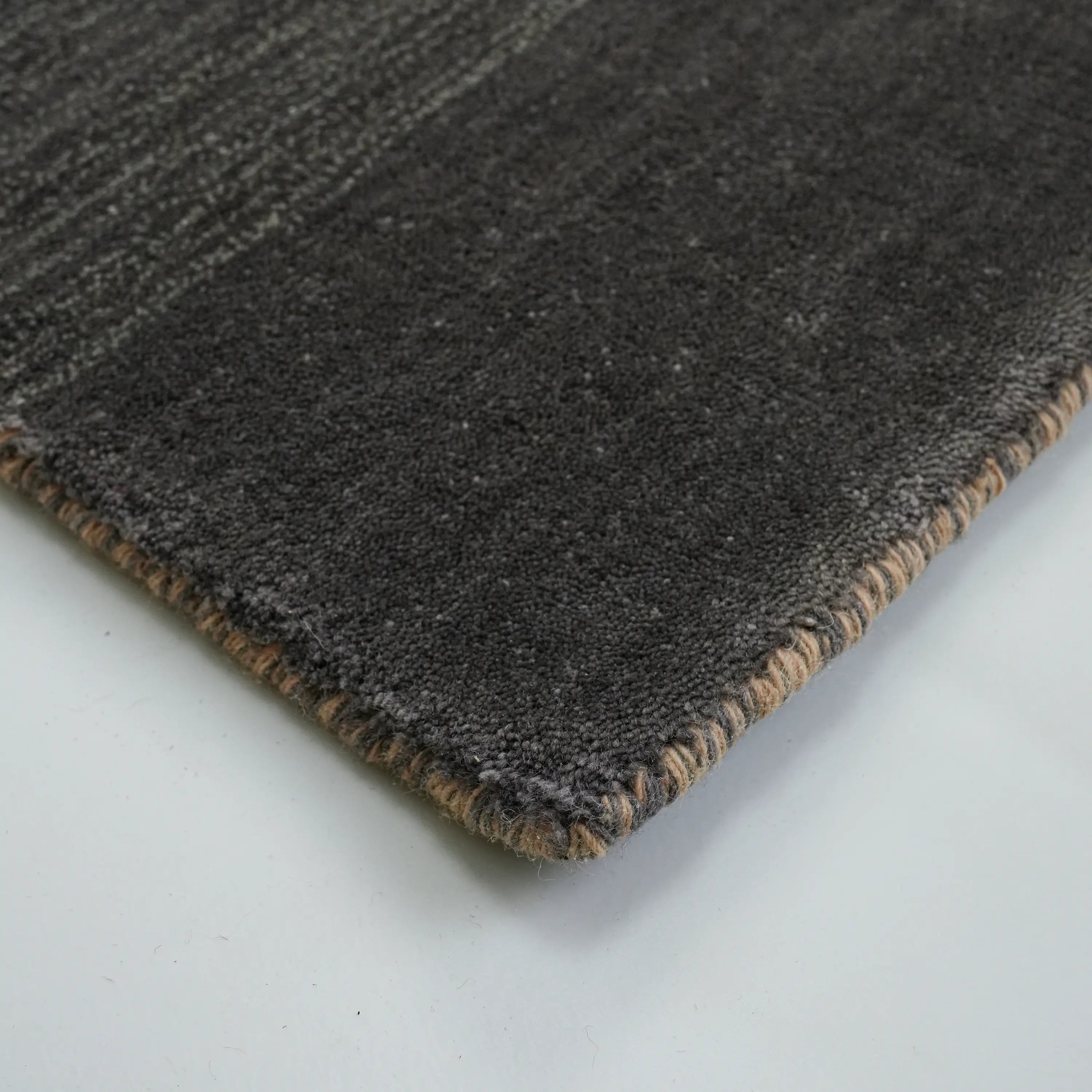 Sade Desenli Bej Yün Tezgah Dokuma Halı