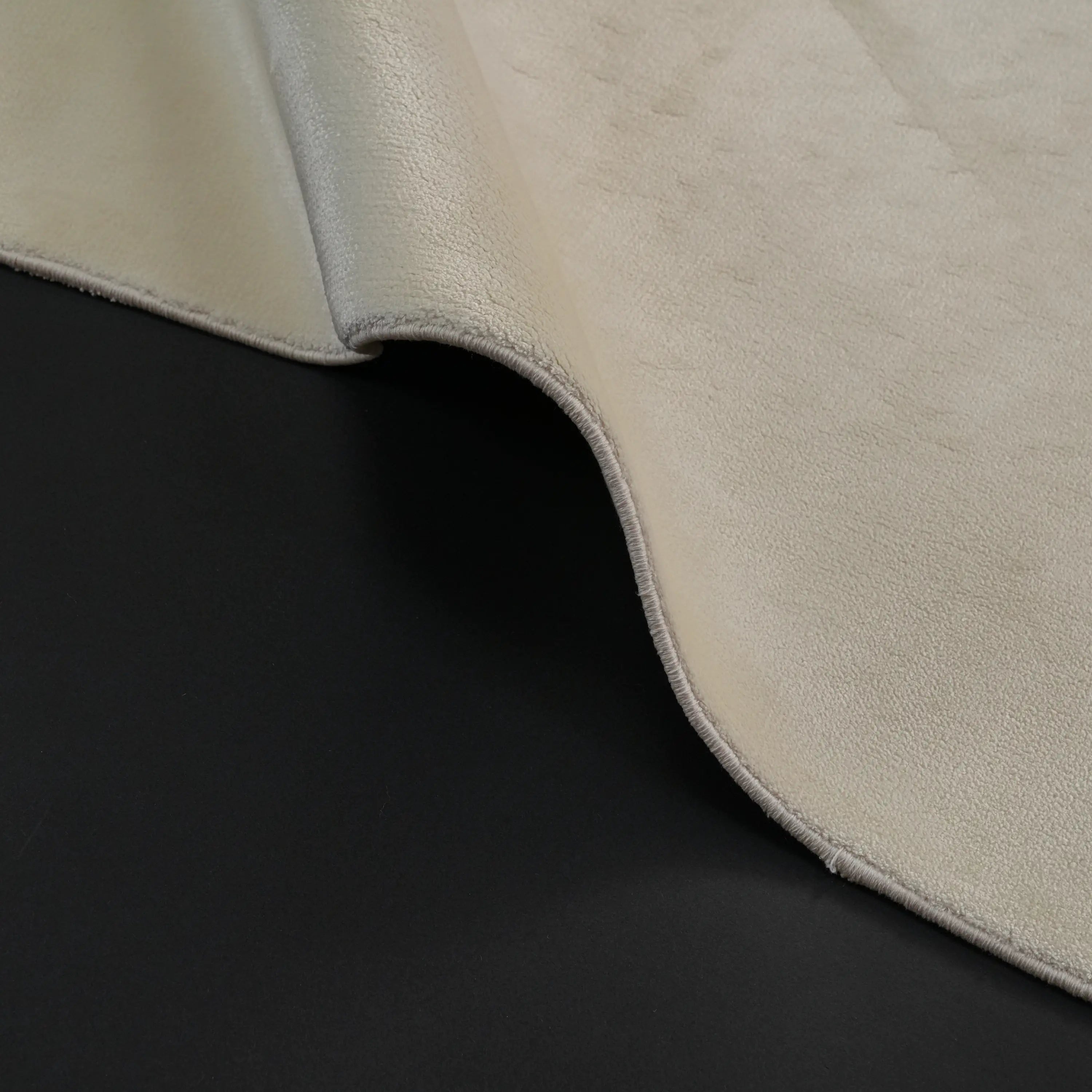 Plain Patterned White Viscose Rug