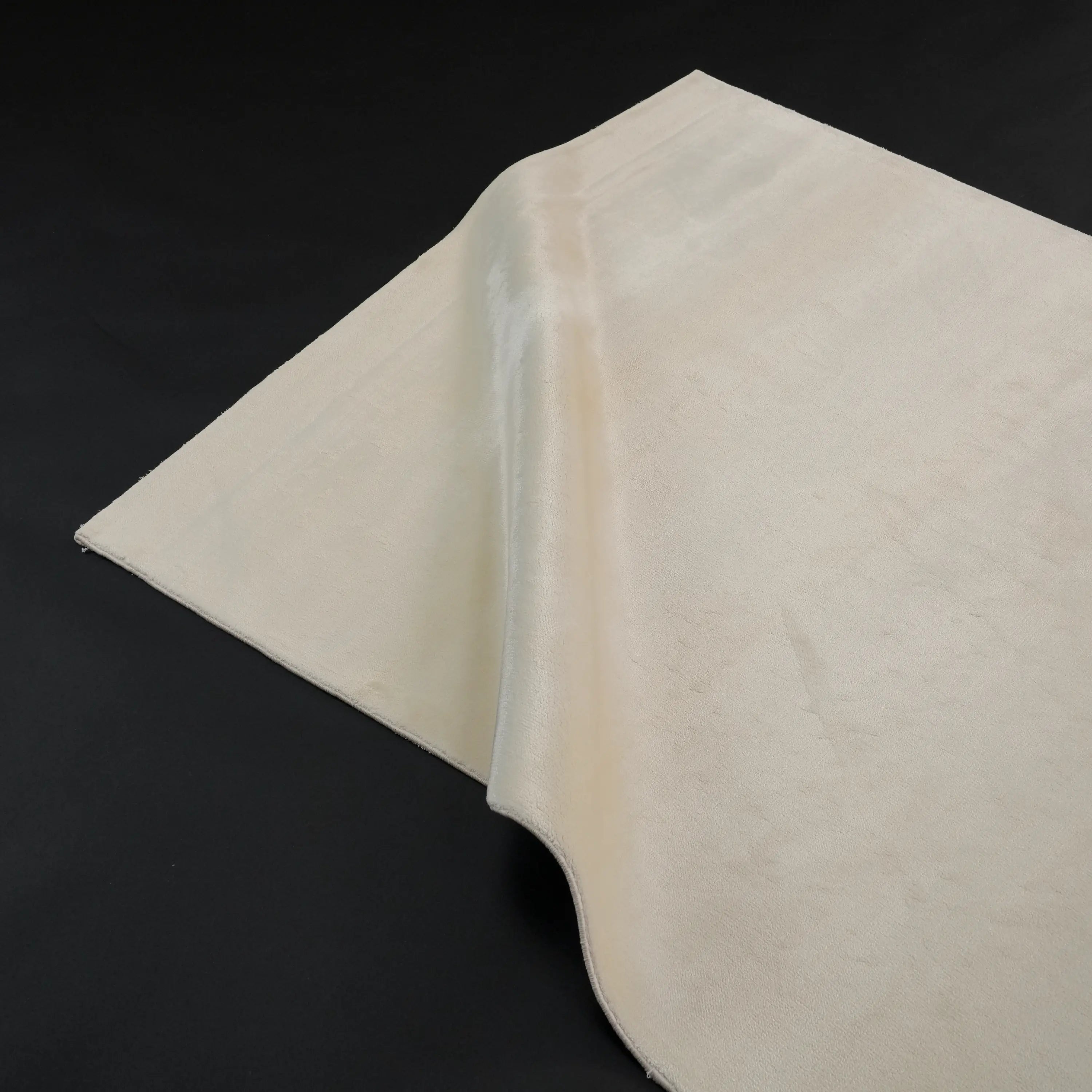 Plain Patterned White Viscose Rug