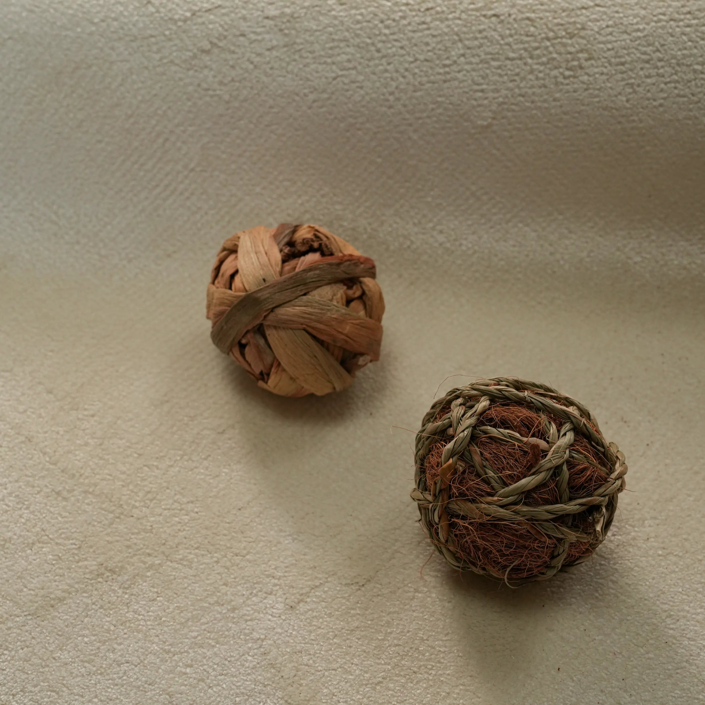 Plain Patterned White Viscose Rug