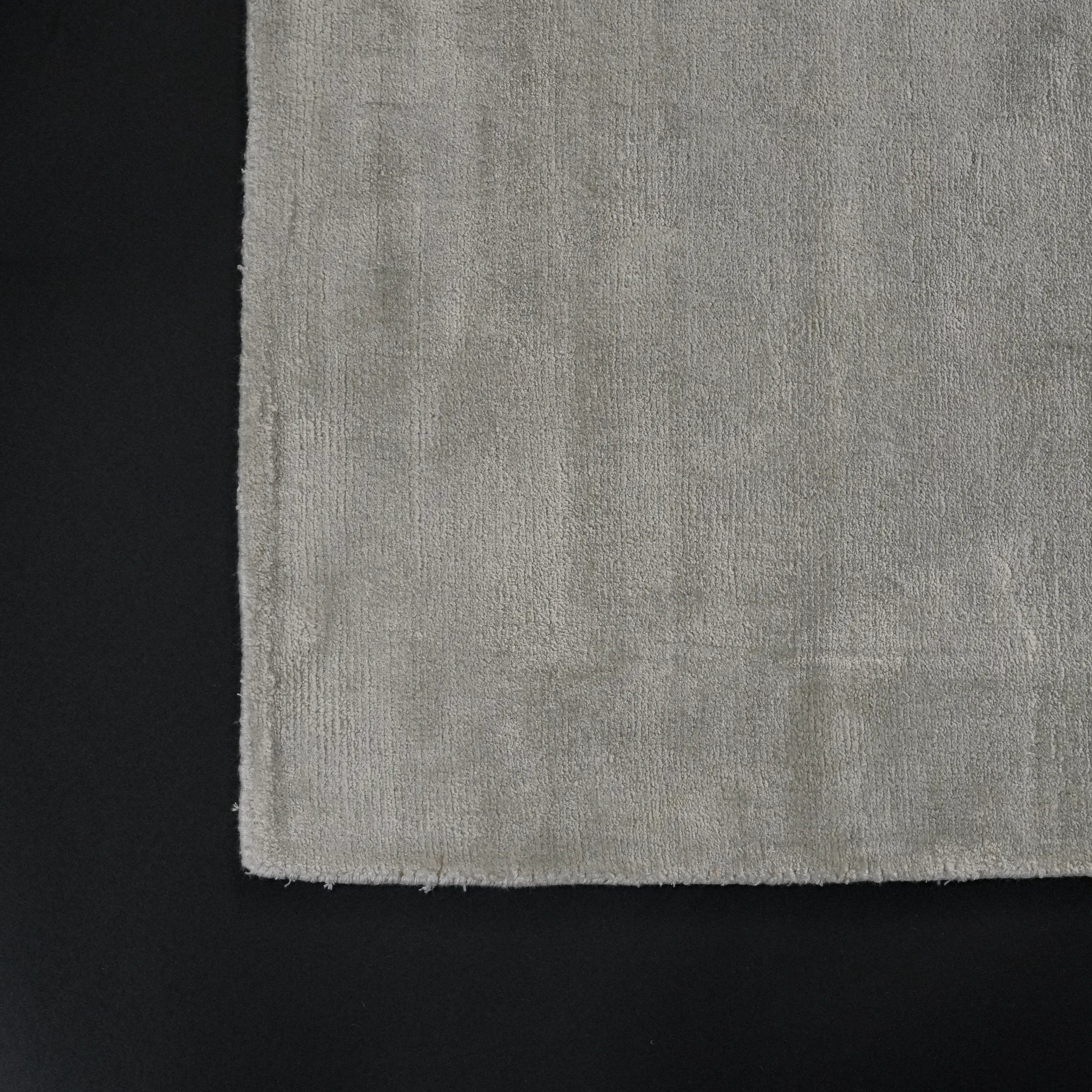 Plain Patterned Grey Viscose Loom Woven Rug