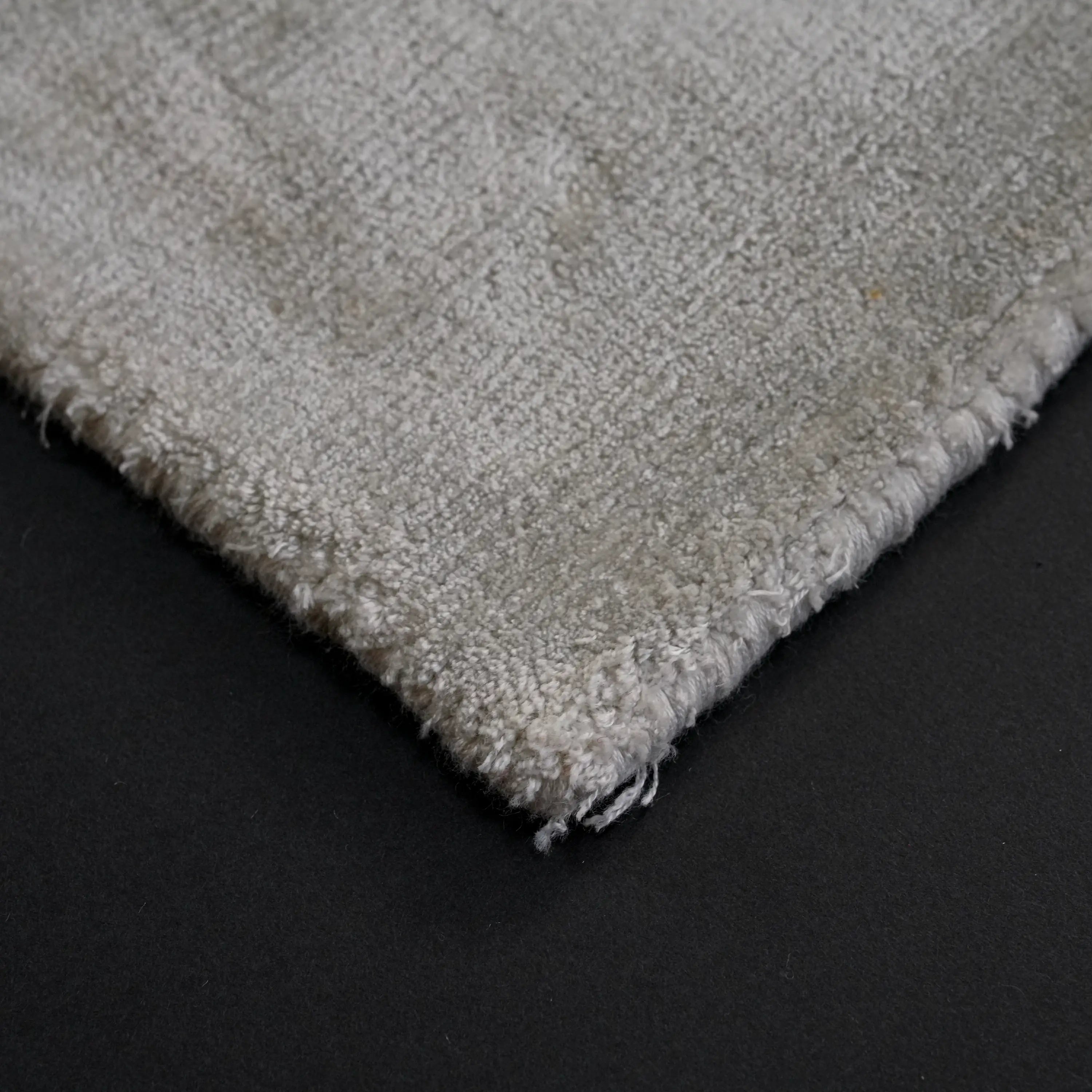 Plain Patterned Grey Viscose Loom Woven Rug