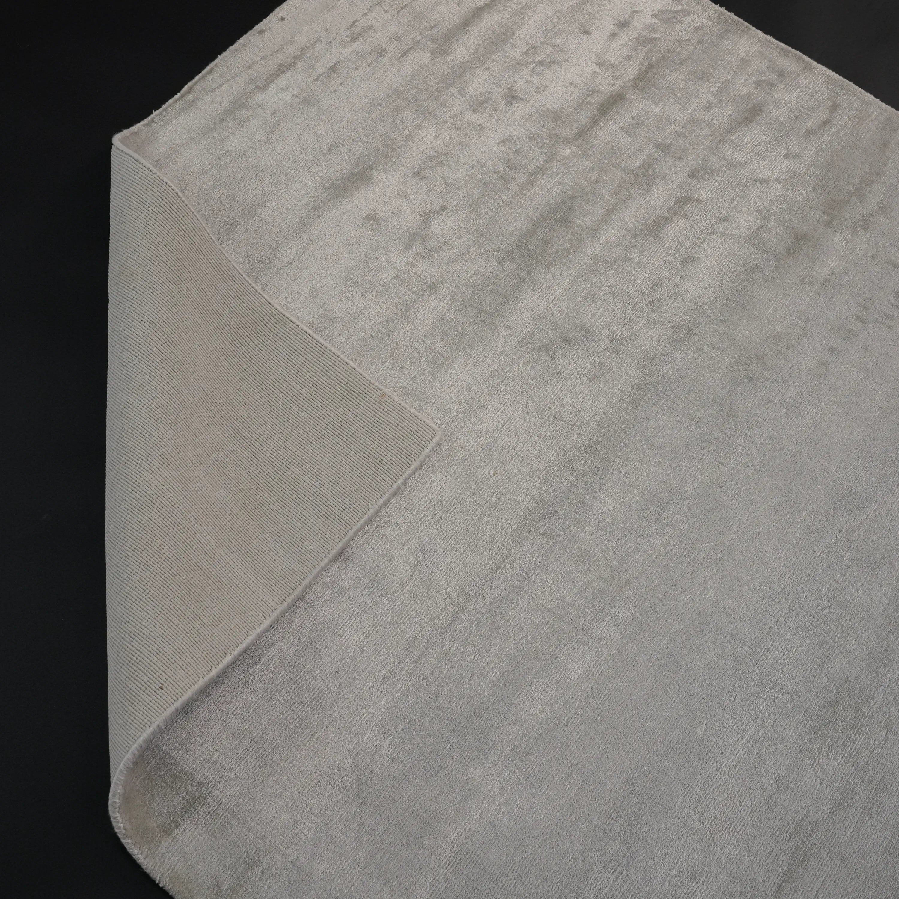 Plain Patterned Grey Viscose Loom Woven Rug