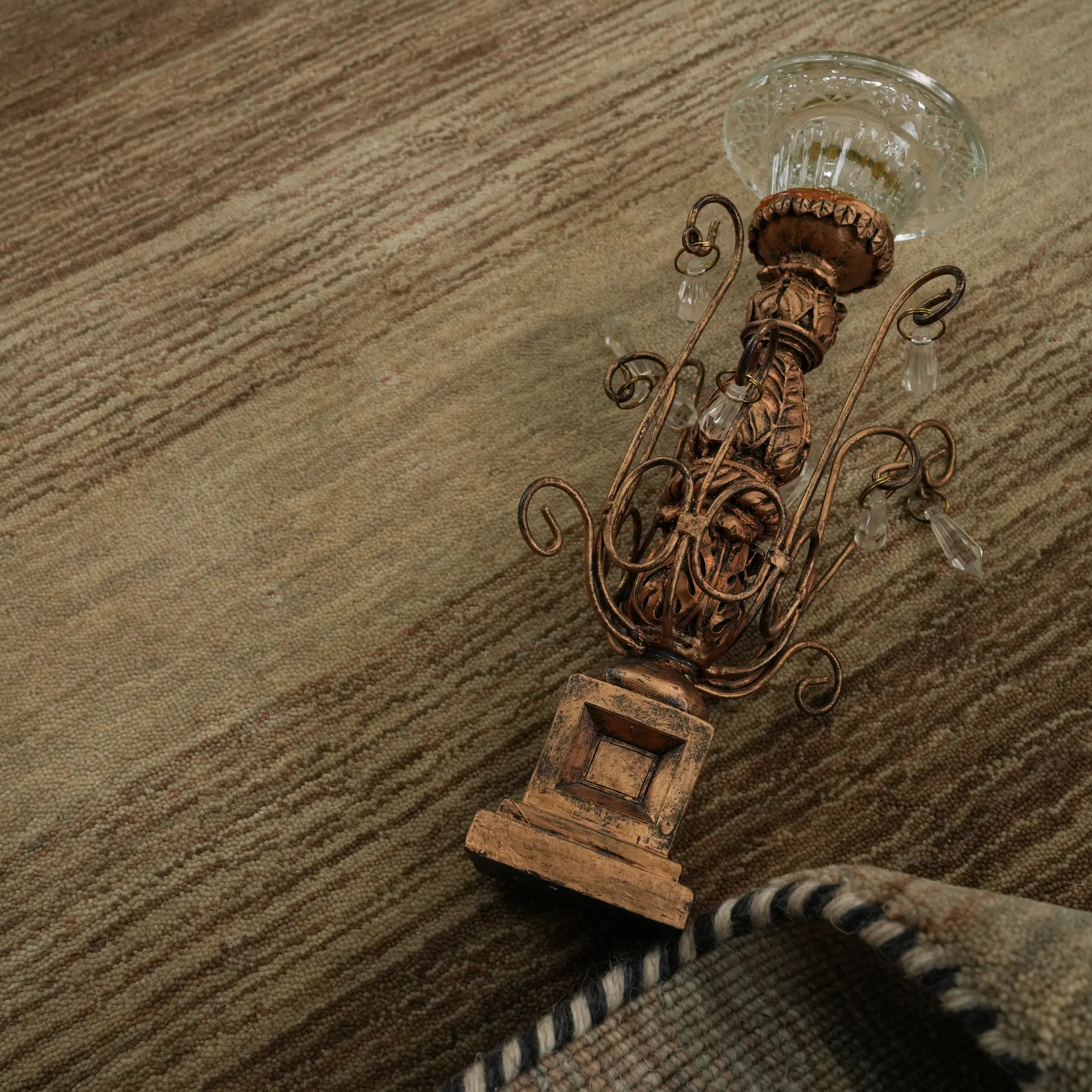 Plain Patterned Gray Wool Loom Woven Rug