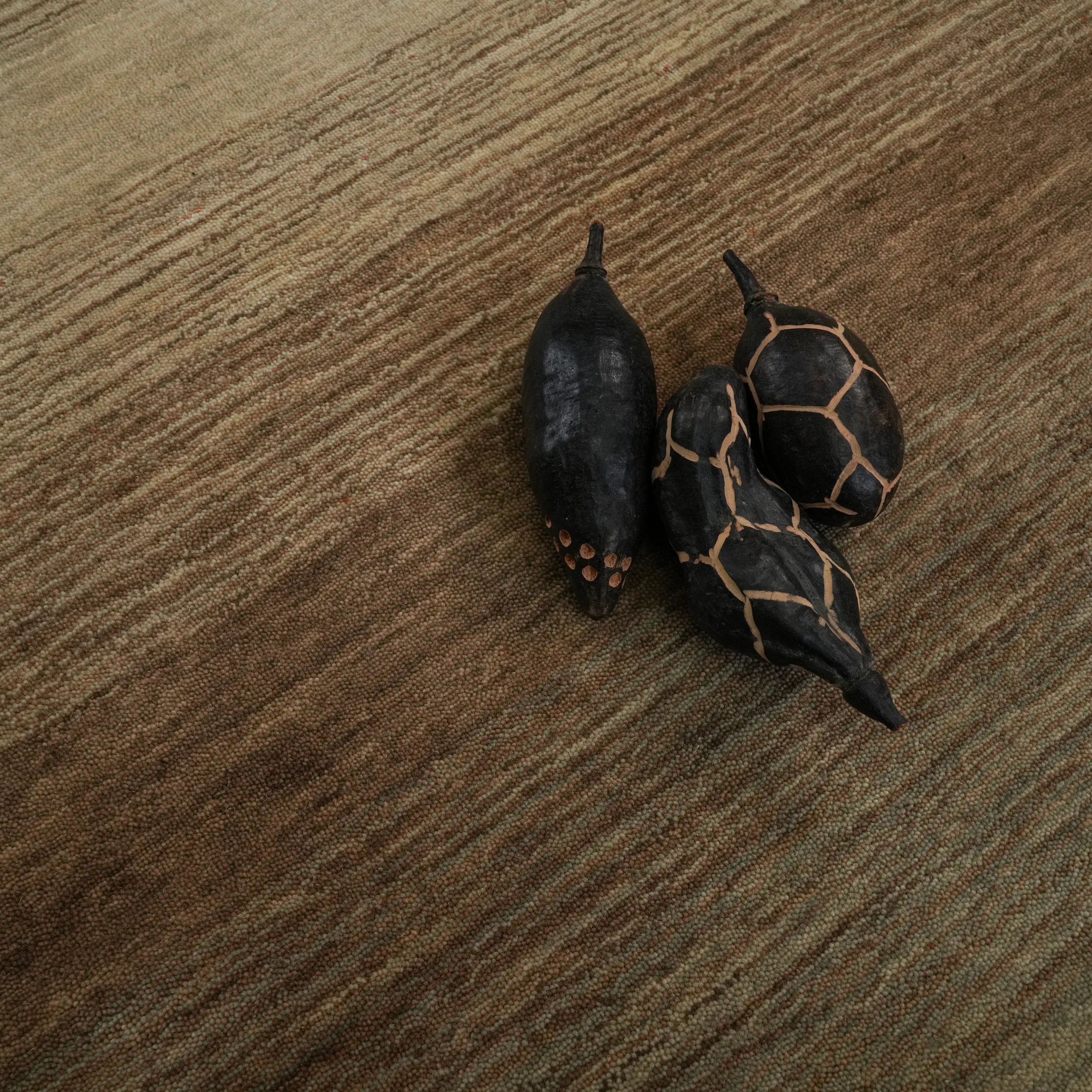 Plain Patterned Gray Wool Loom Woven Rug