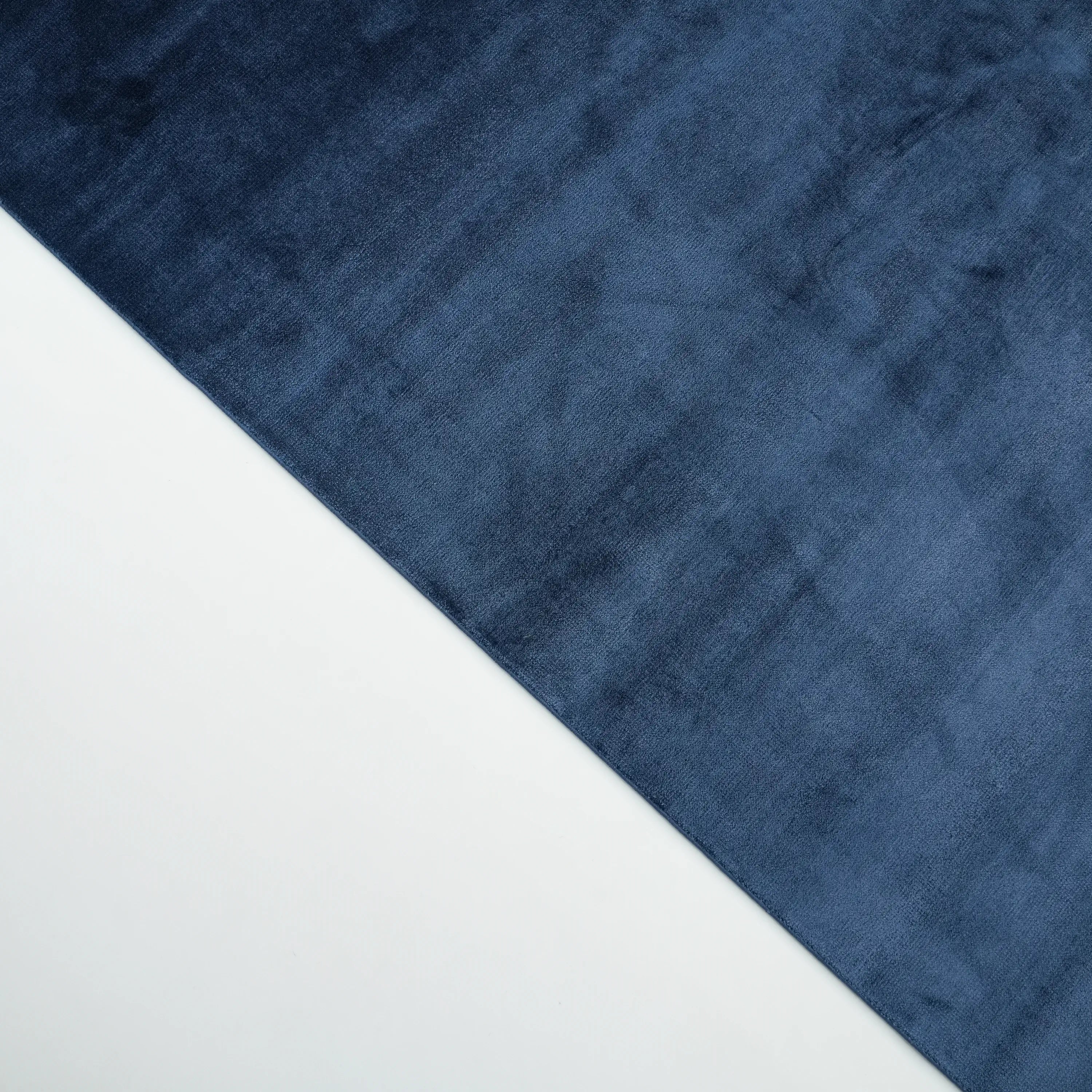 Sade Desenli Mavi Viskon Halı