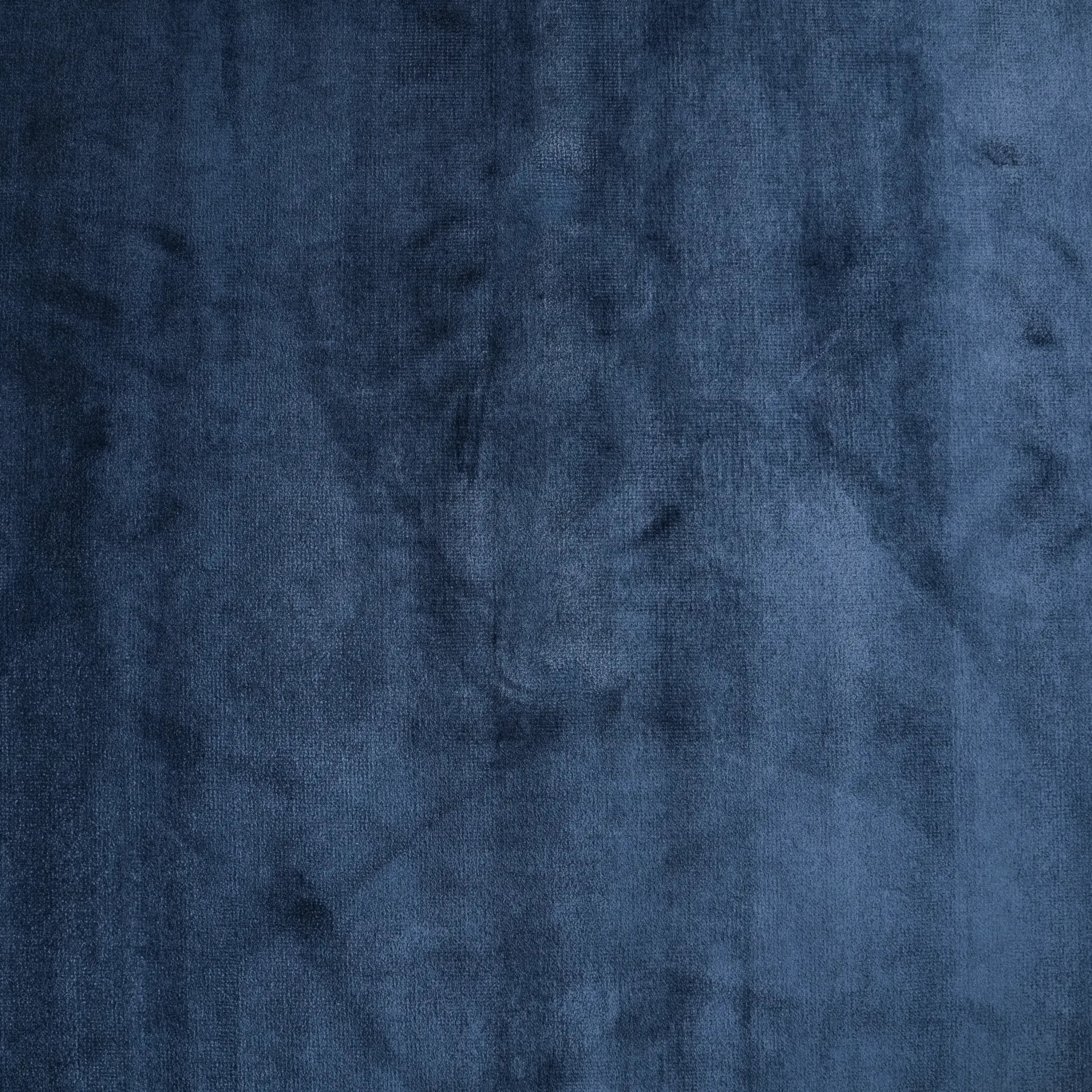 Sade Desenli Mavi Viskon Halı