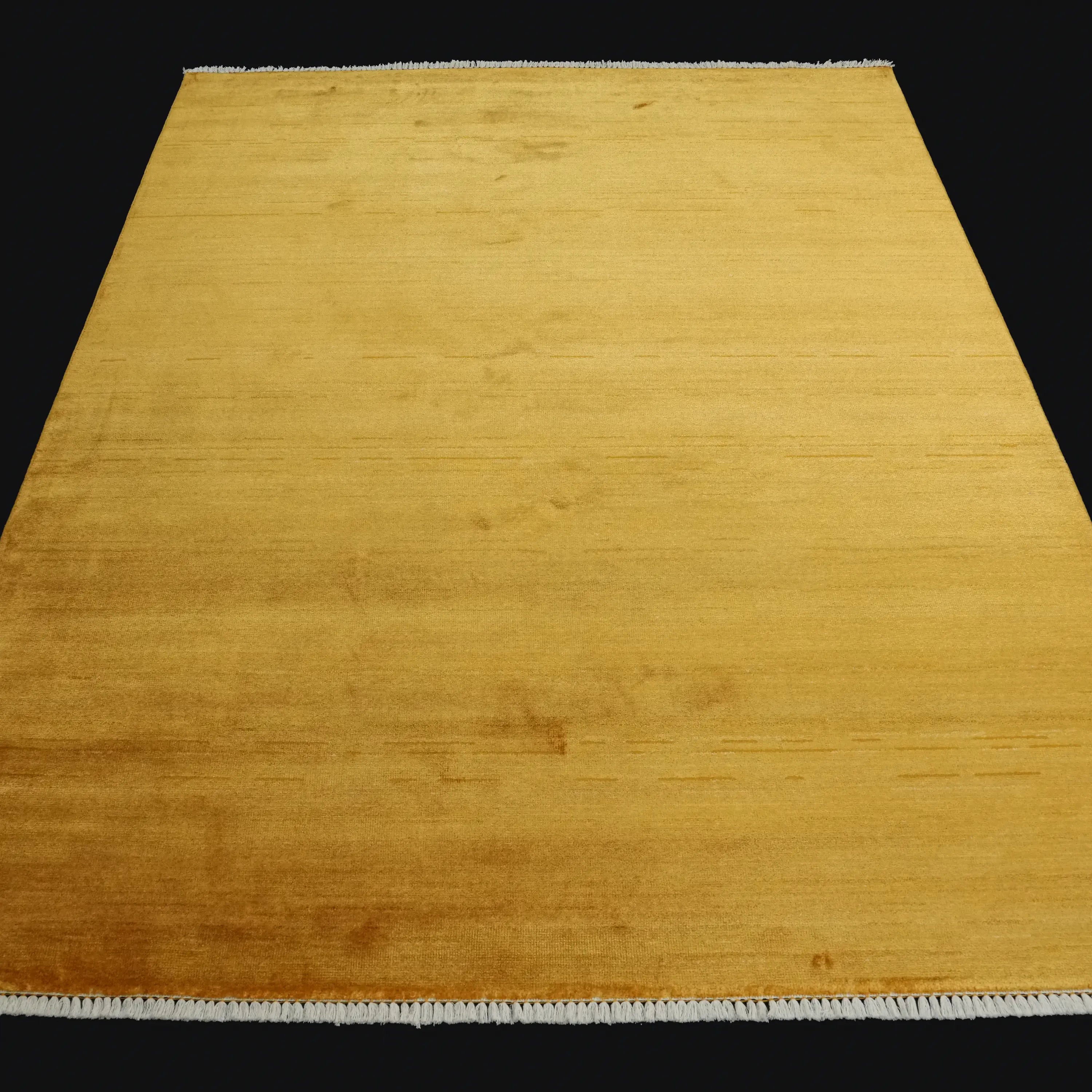 Sade Desenli Sarı Viskon Halı