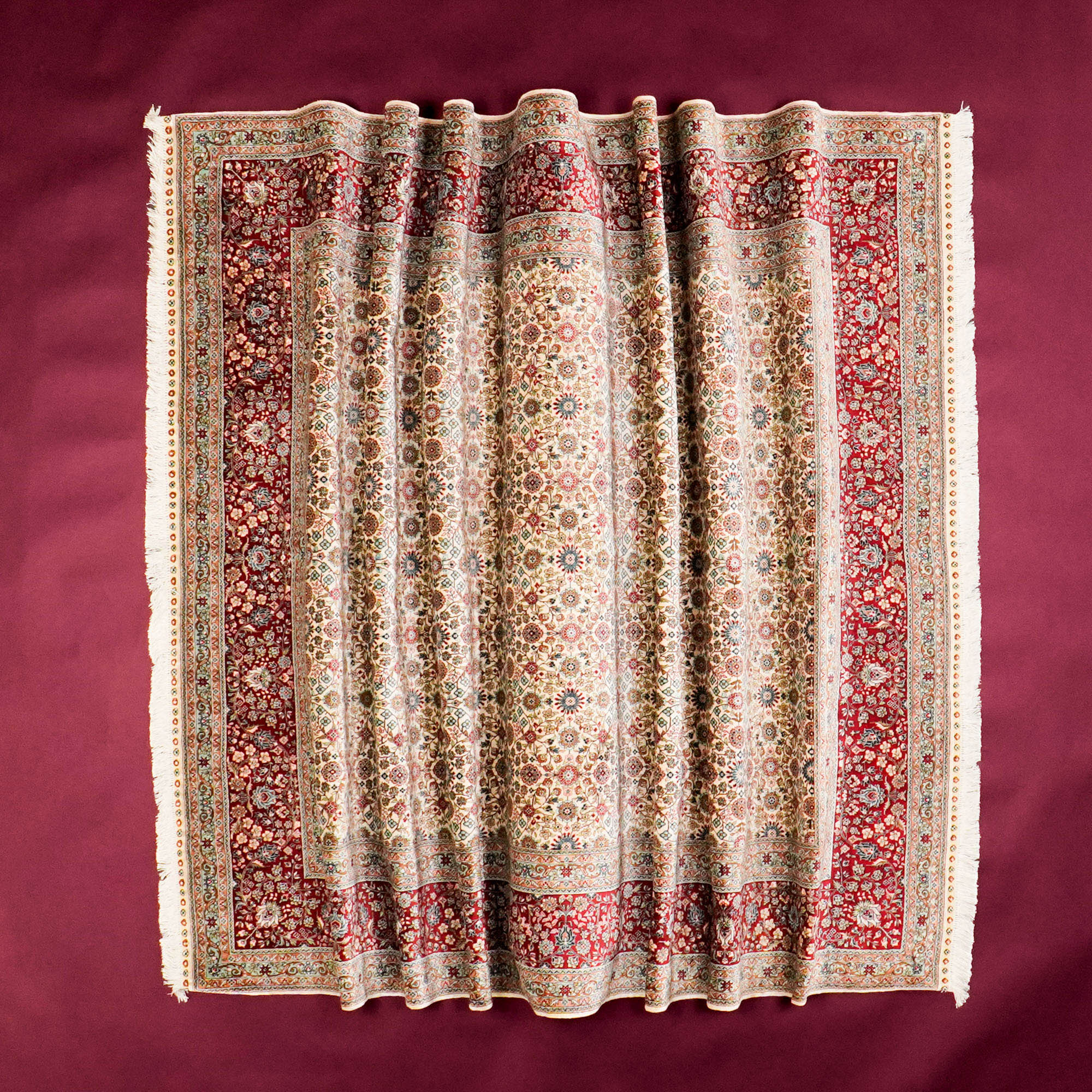 Saf İpek El Dokuma Hereke Desenli Klasik Halı