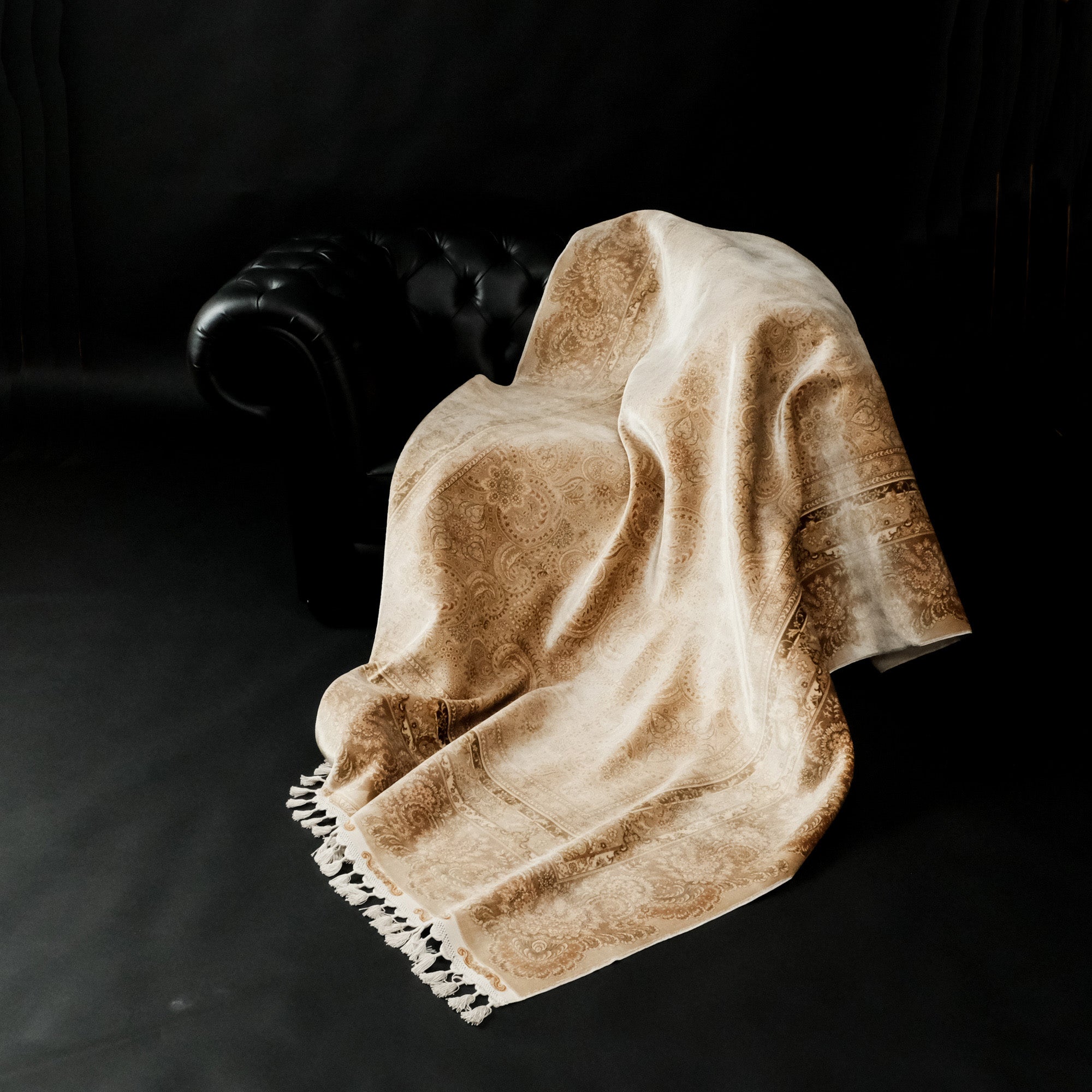 Saf İpek El Dokuma Şal Desenli Modern Klasik Halı