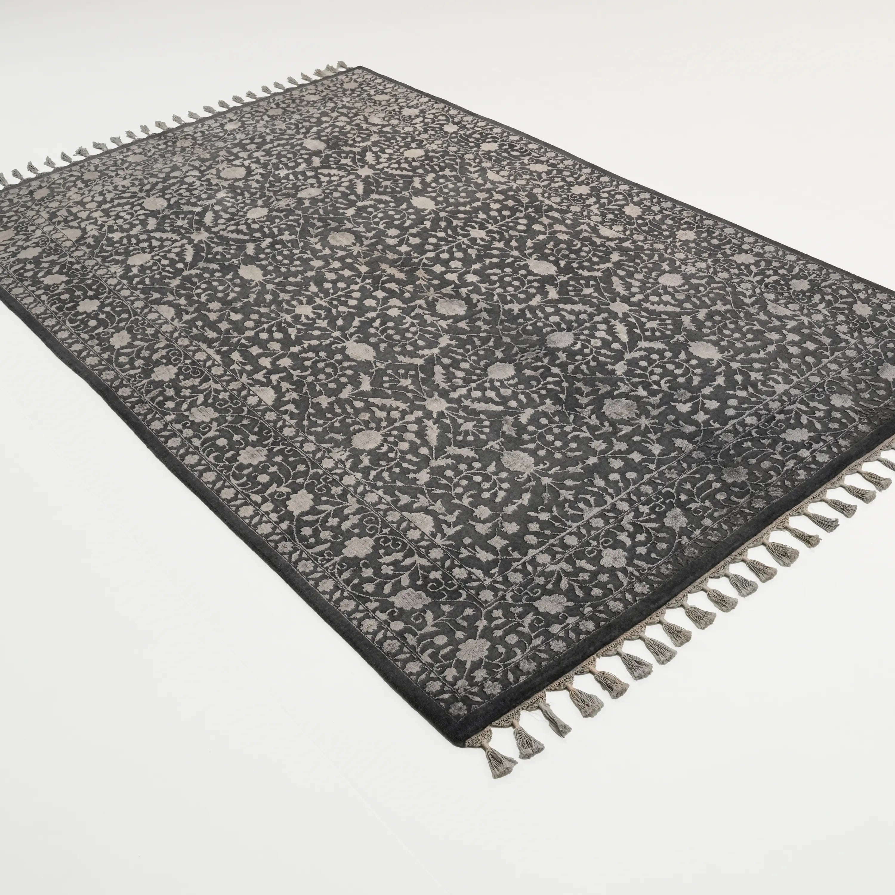 Safir Serisi El Dokuma Uşak Desenli Antrasit Yün Halı