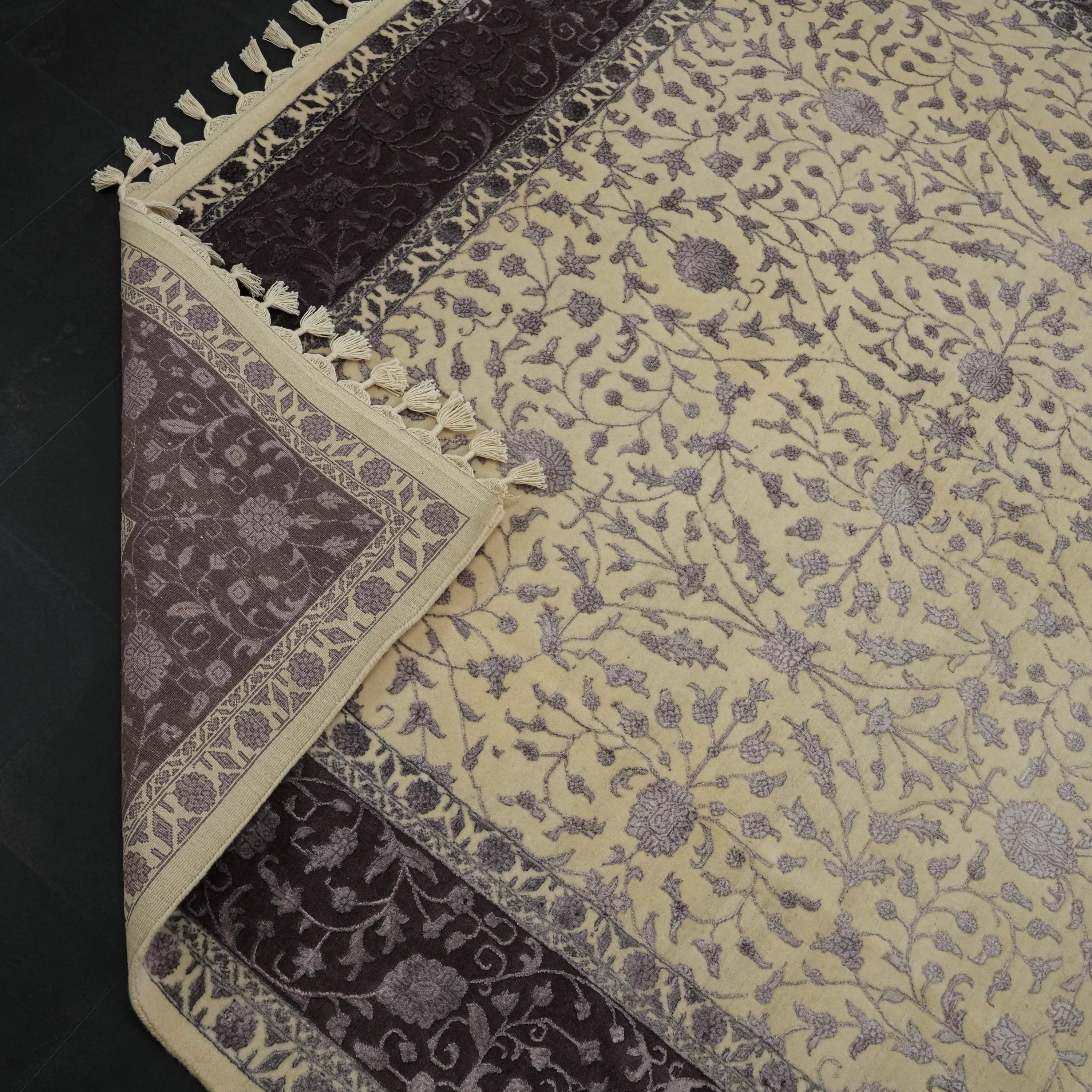 Safir Serisi El Dokuma Uşak Desenli Oymalı Krem Yün Halı