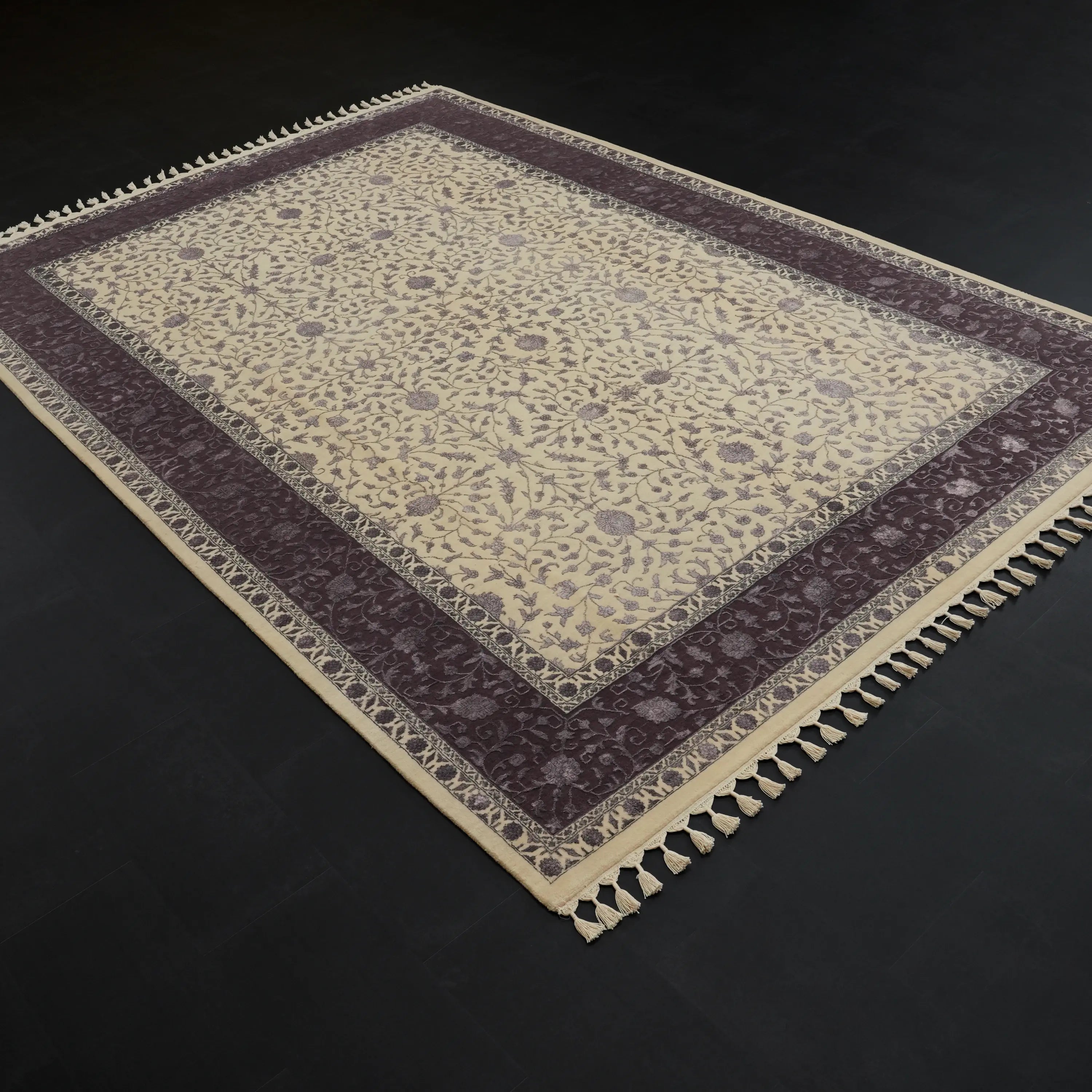 Safir Serisi El Dokuma Uşak Desenli Oymalı Krem Yün Halı