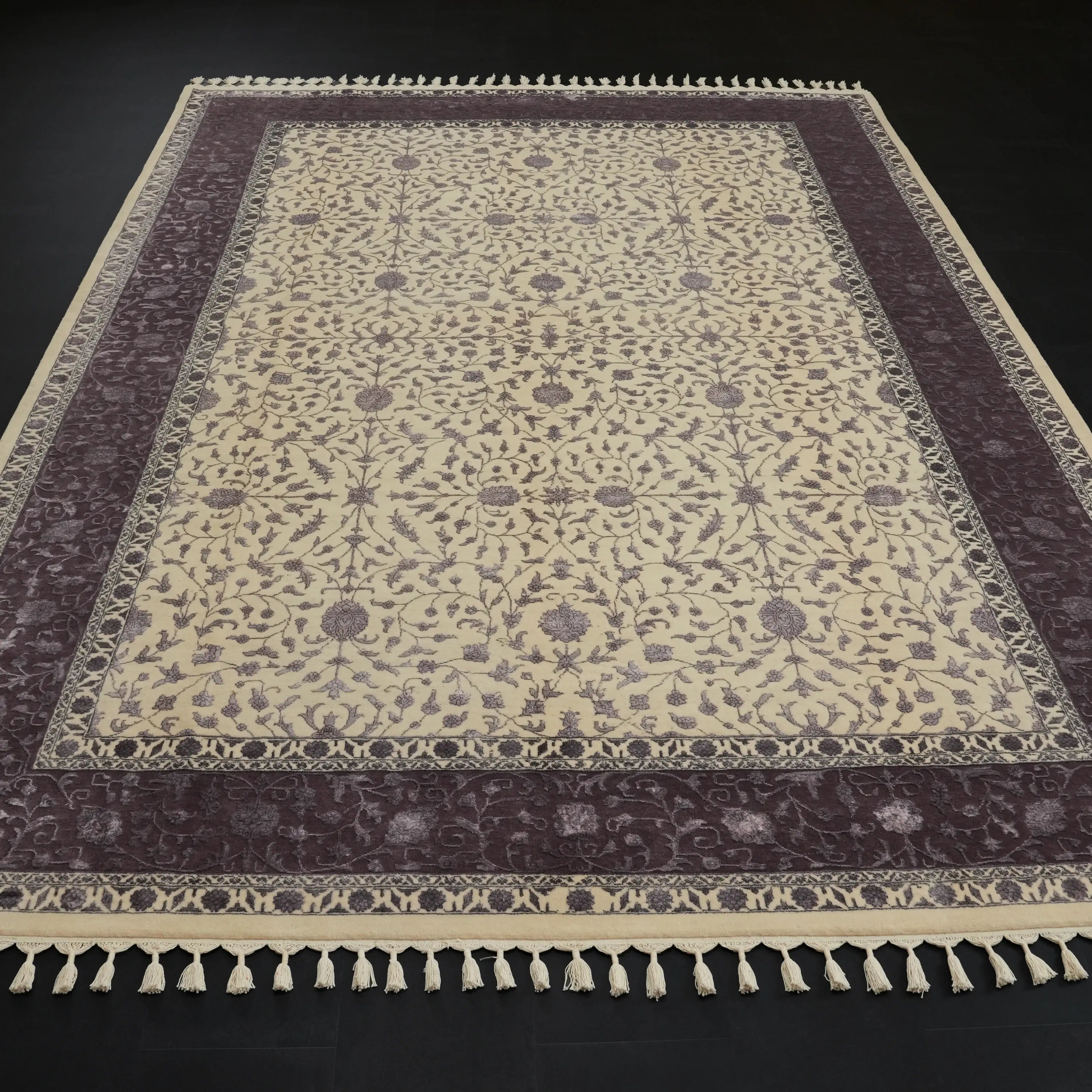 Safir Serisi El Dokuma Uşak Desenli Oymalı Krem Yün Halı