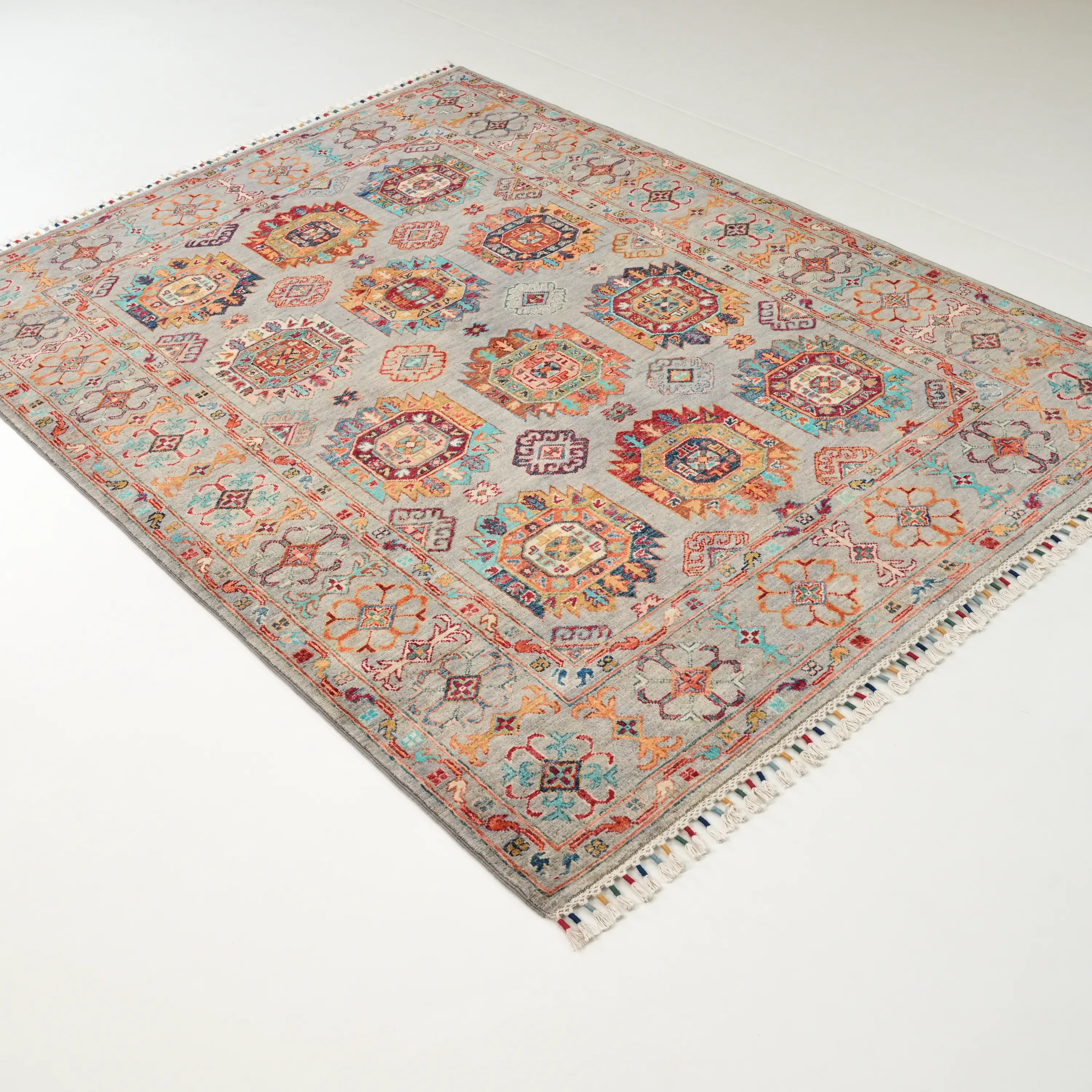 Şahzade Serisi El Dokuma Anadolu Desenli Gri Yün Halı