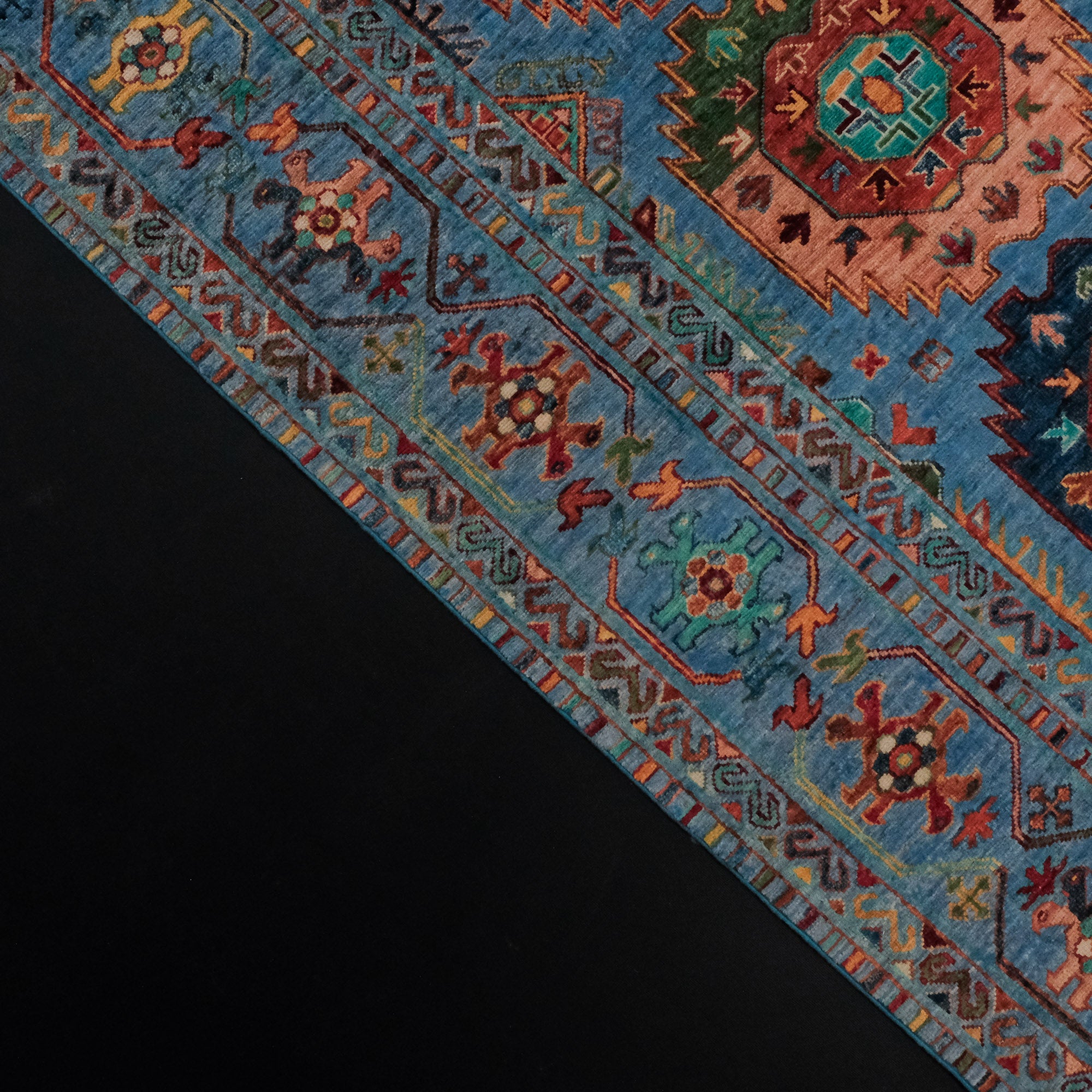 Şahzade Serisi El Dokuma Anadolu Desenli Yün Mavi Halı