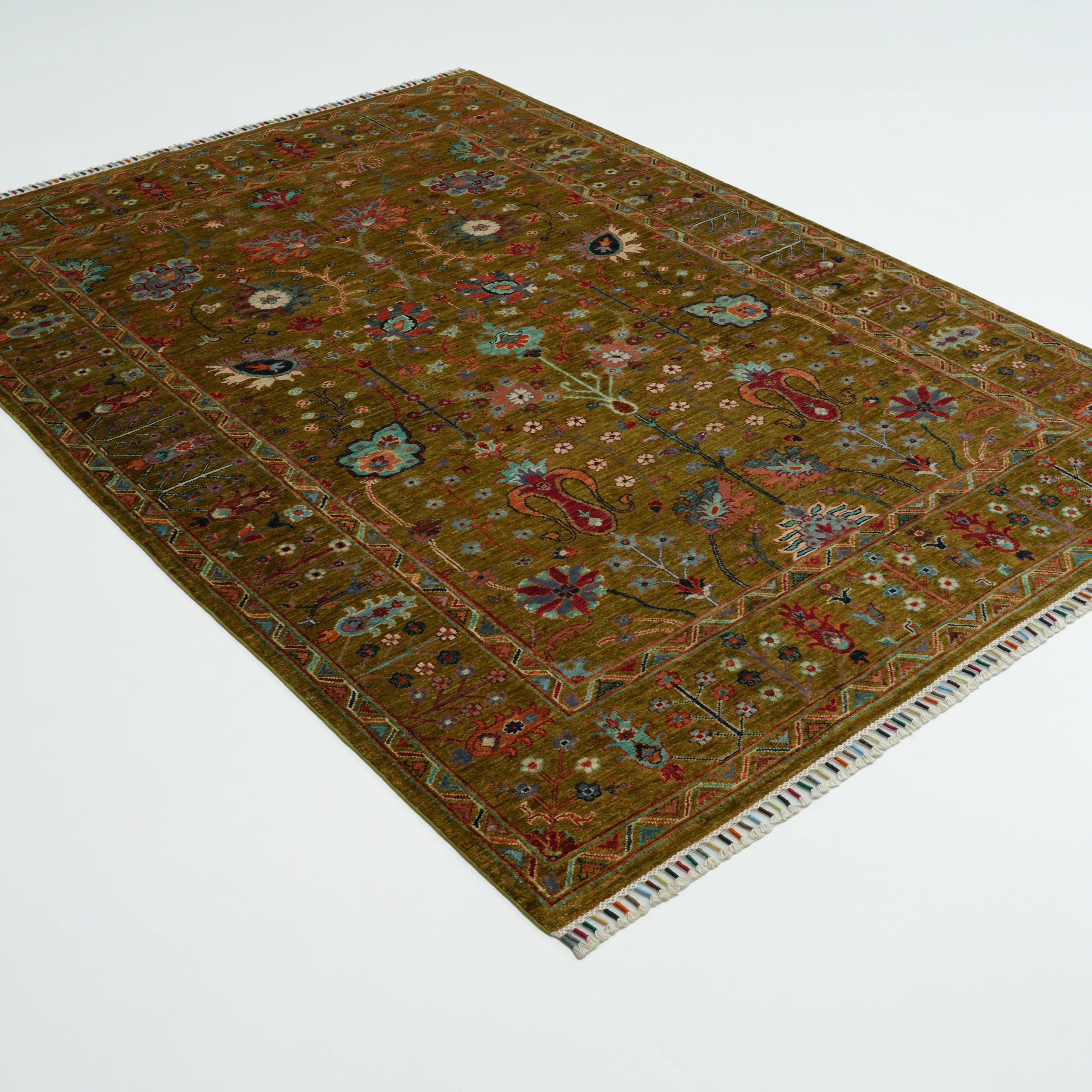 Şahzade Serisi El Dokuma Çiçek Desenli Yeşil Yün Halı