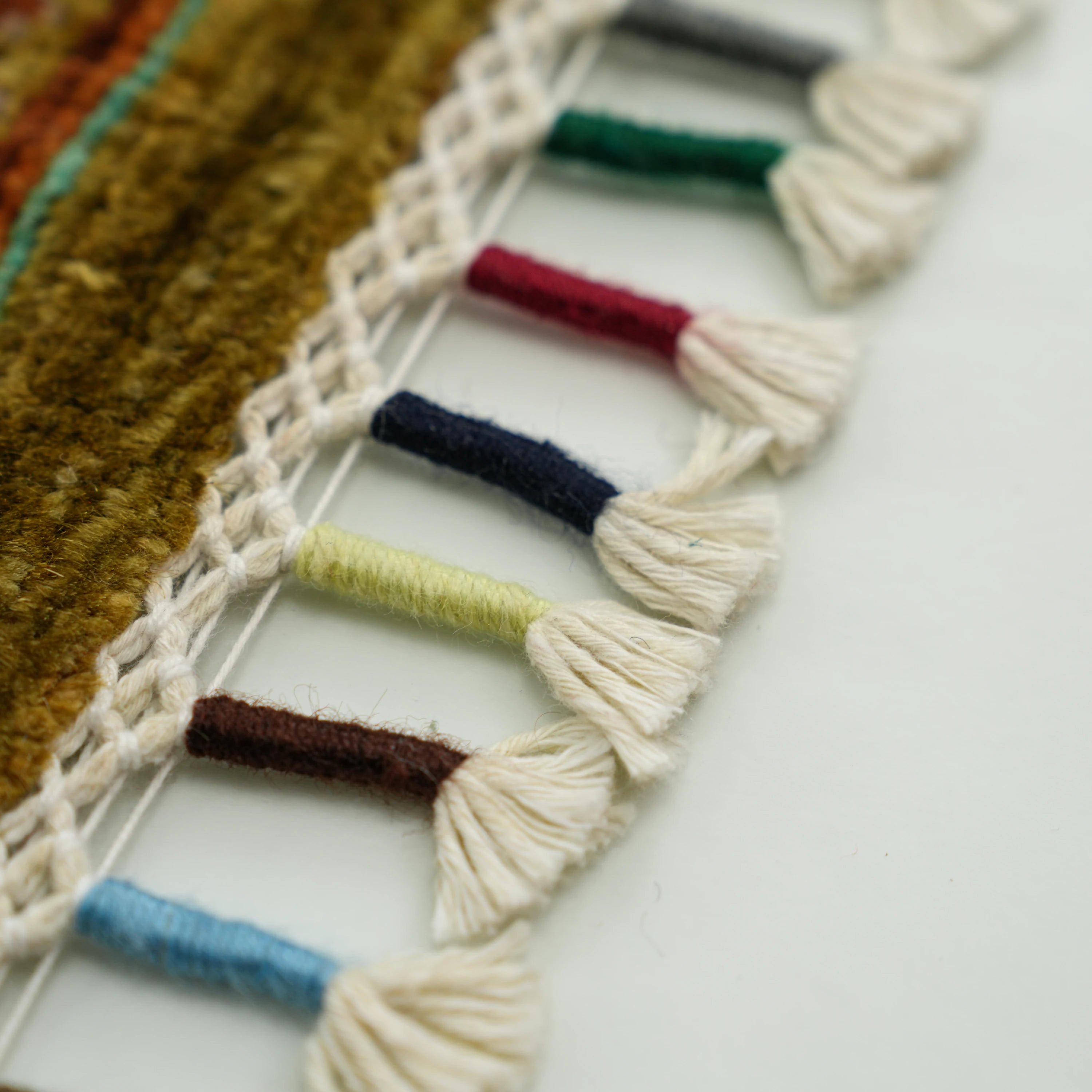 Şahzade Serisi El Dokuma Çiçek Desenli Yeşil Yün Halı