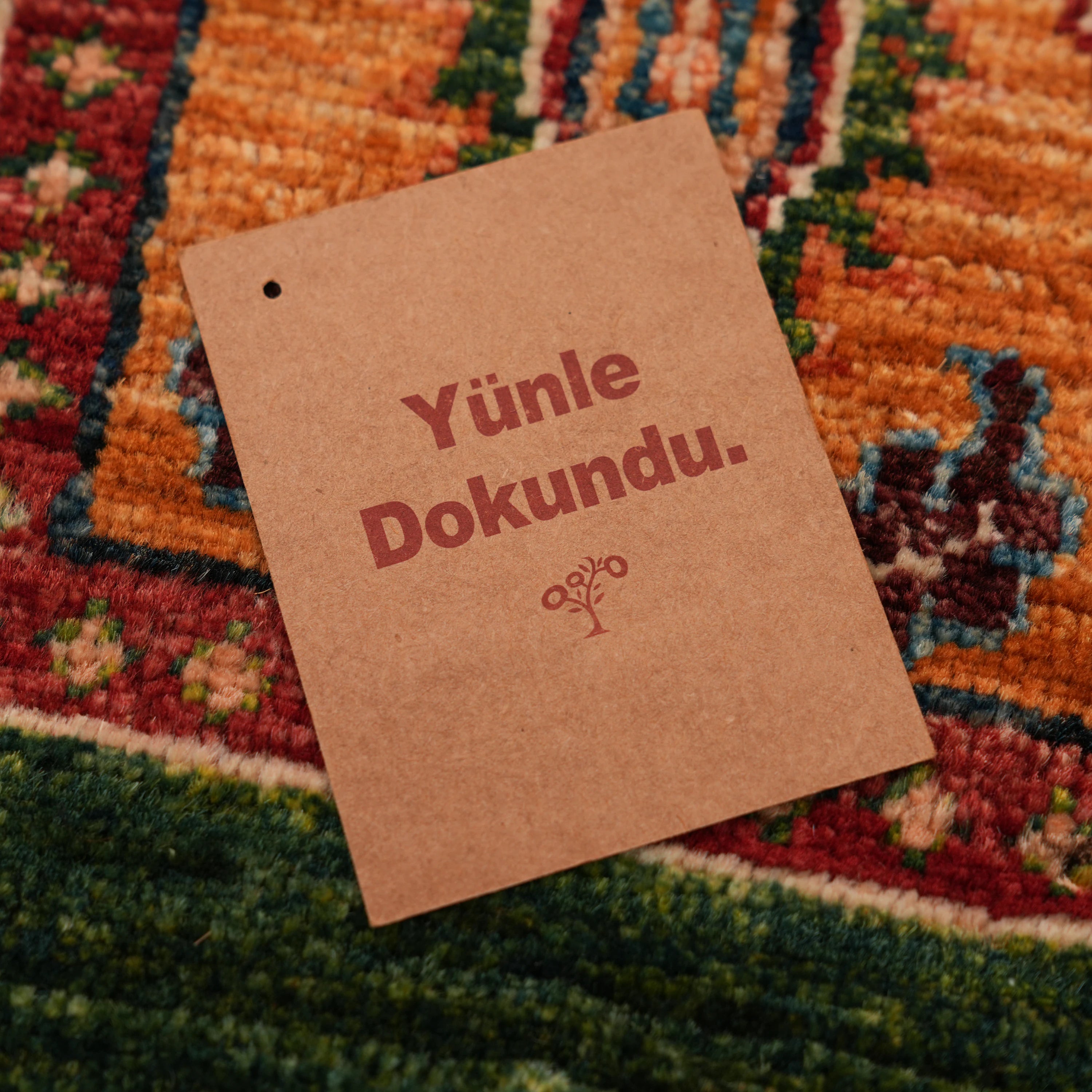 Şahzade Serisi El Dokuma Geometrik Desenli Yeşil Yün Halı