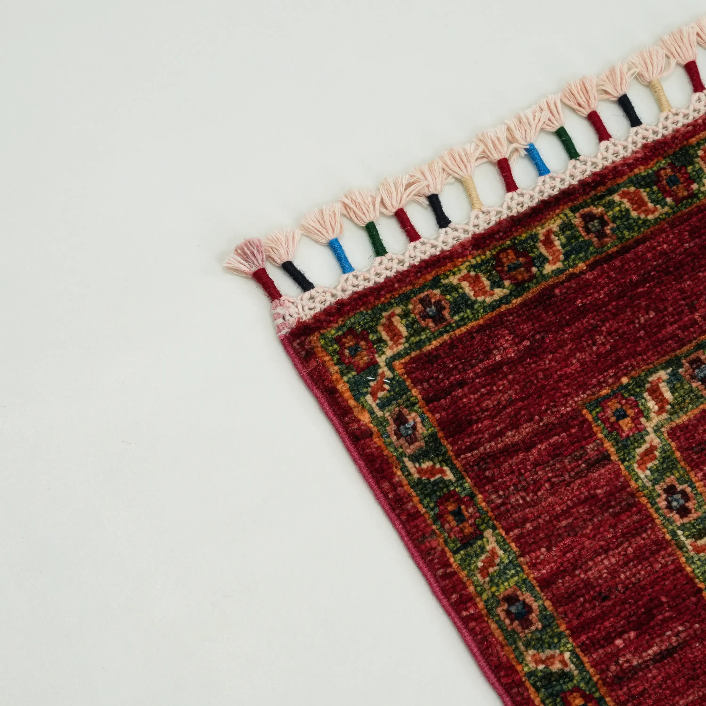 Şahzade Serisi El Dokuma Klasik Uşak Desenli Kırmızı Yün Halı