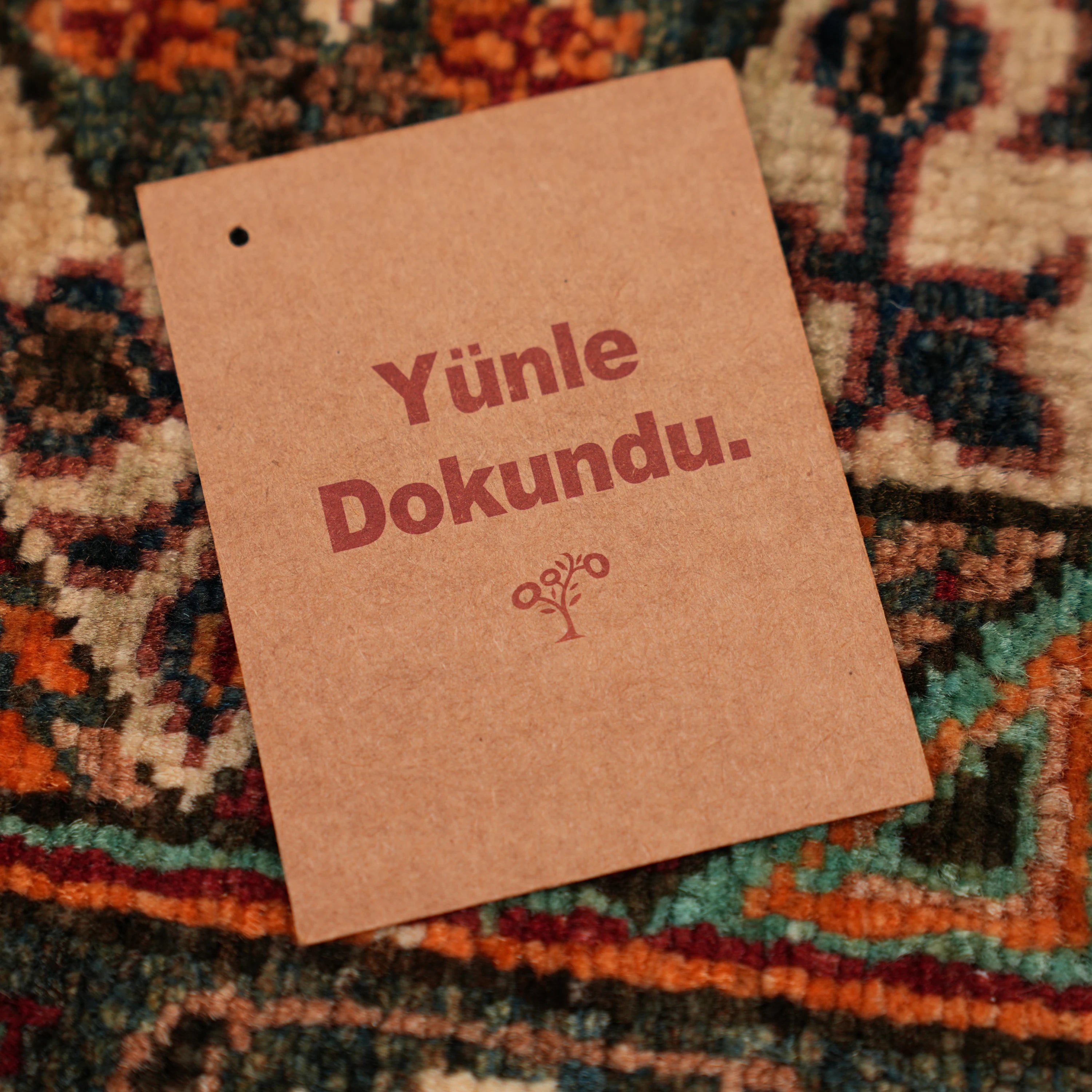 Şahzade Serisi El Dokuma Memlük Desenli Turkuaz Yün Halı