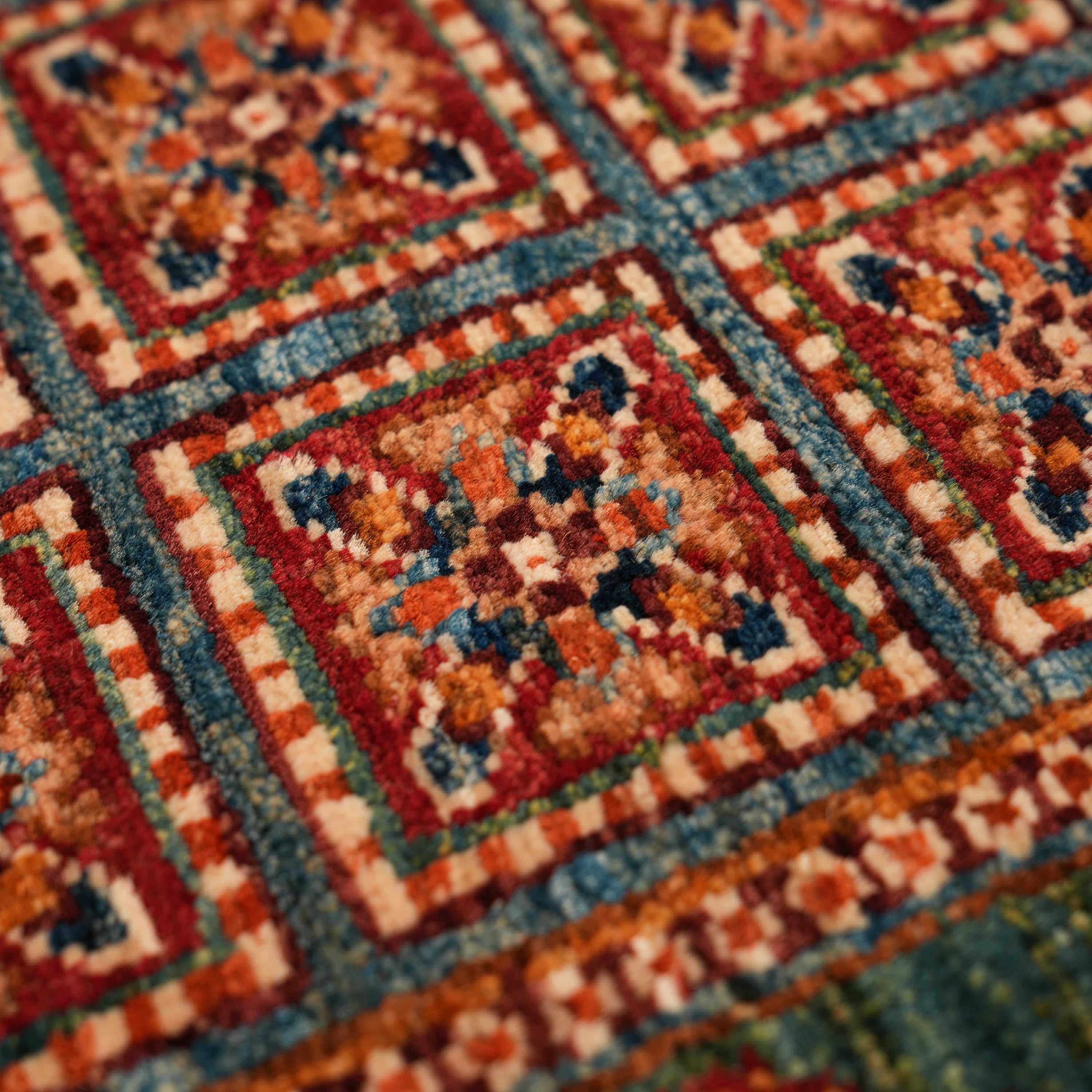 Şahzade Serisi El Dokuma Pazırık Desenli Rengarenk Yün Halı