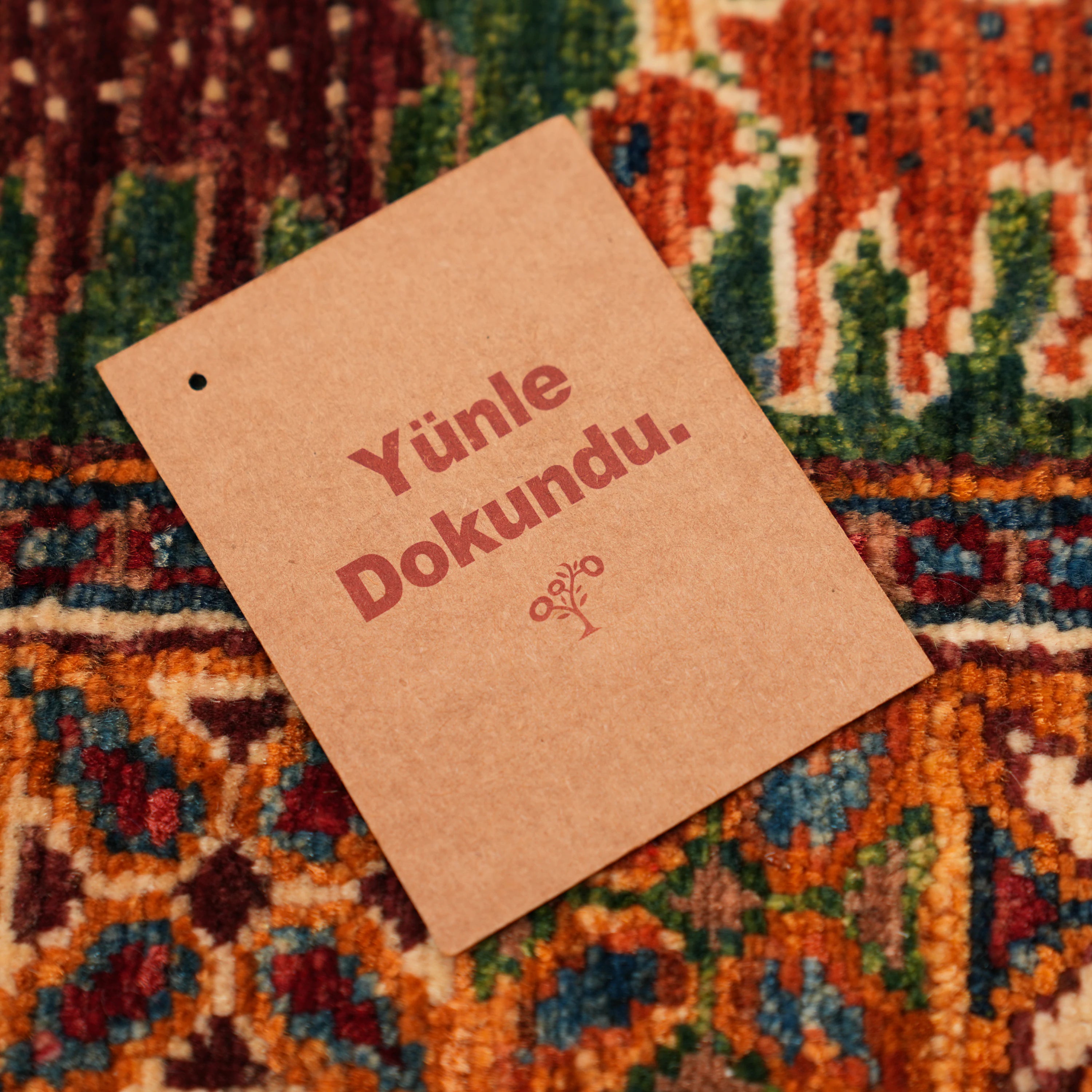 Şahzade Serisi El Dokuma Pazırık Desenli Yün Rengarenk Halı