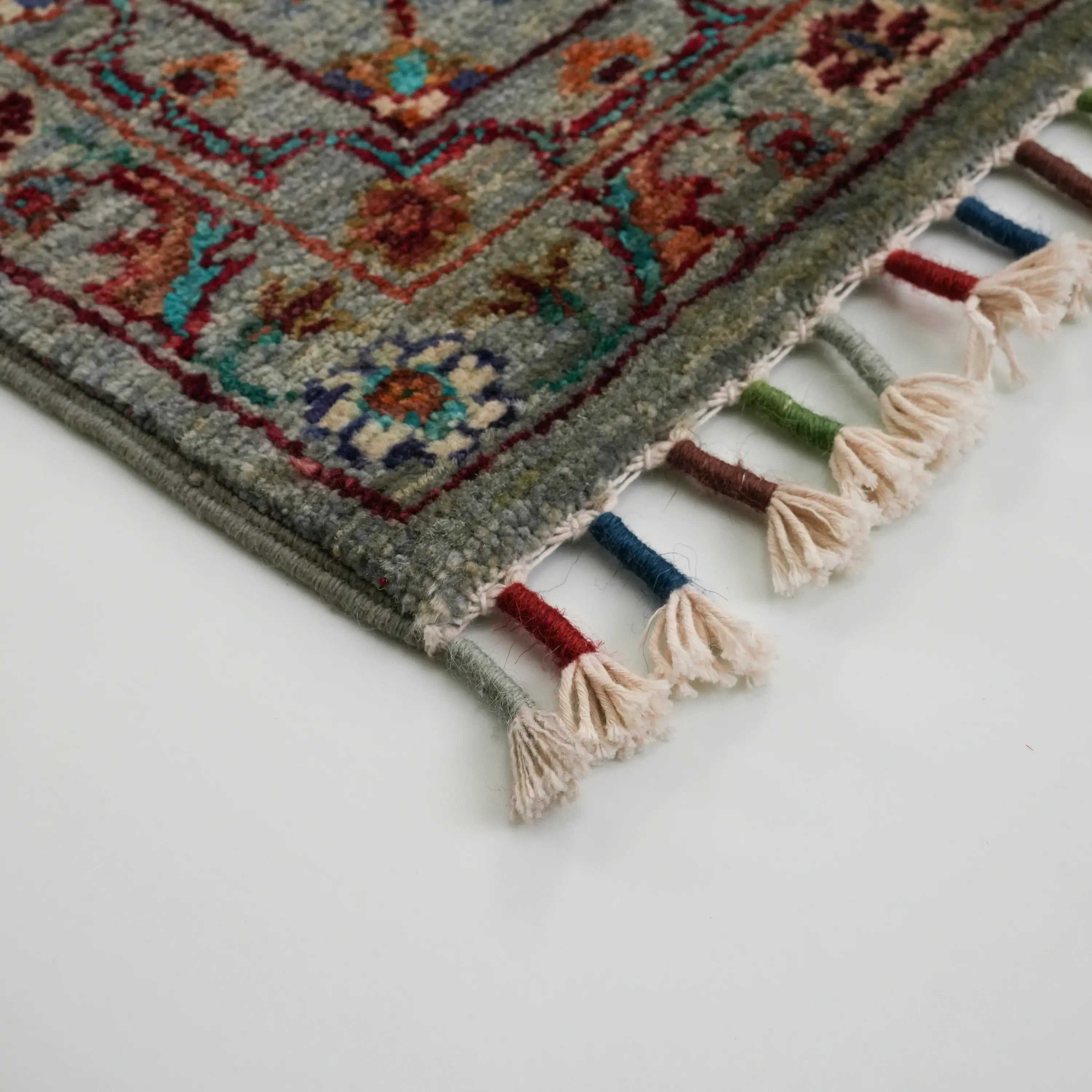 Şahzade Serisi El Dokuma Uşak Desenli Gri Yün Halı