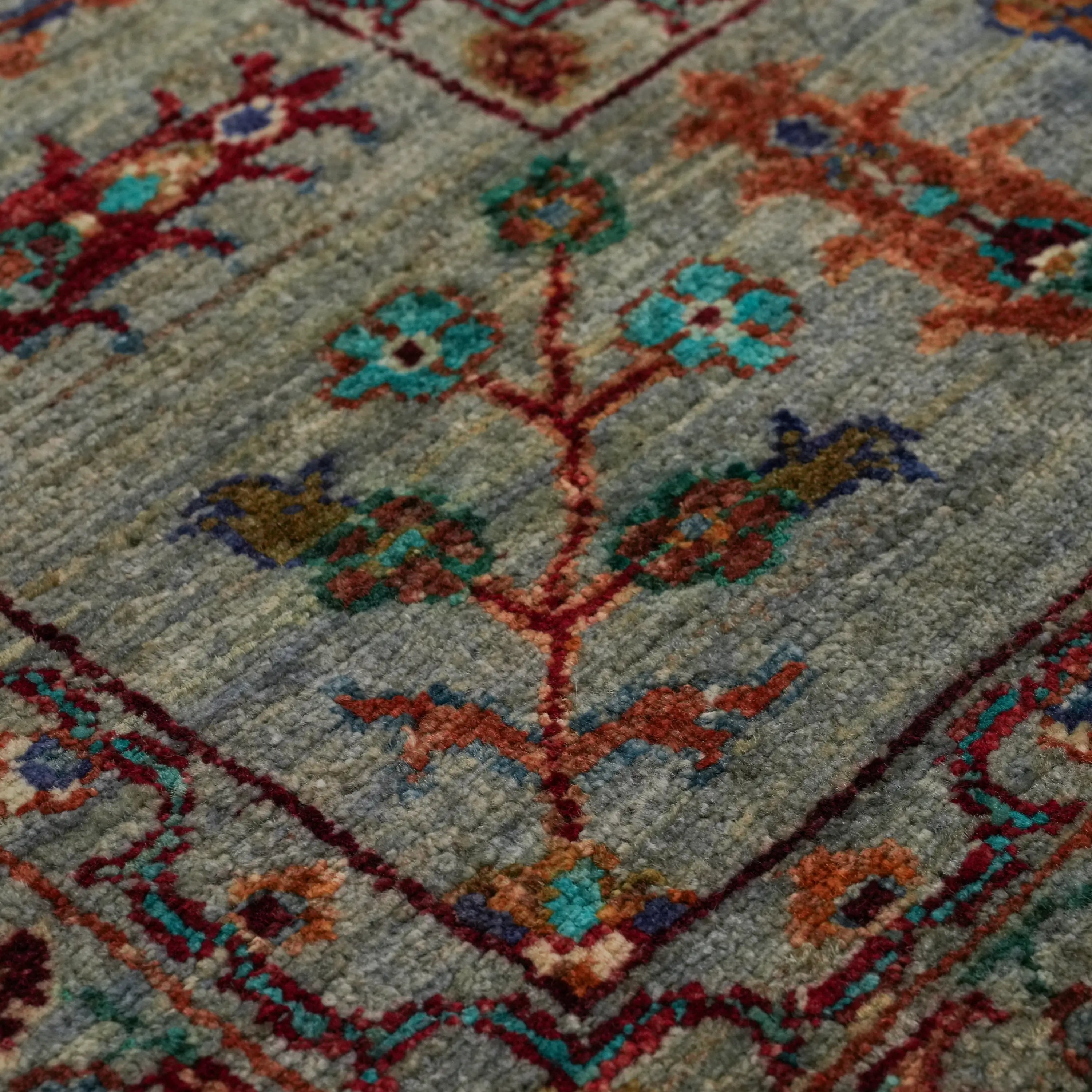 Şahzade Serisi El Dokuma Uşak Desenli Gri Yün Halı