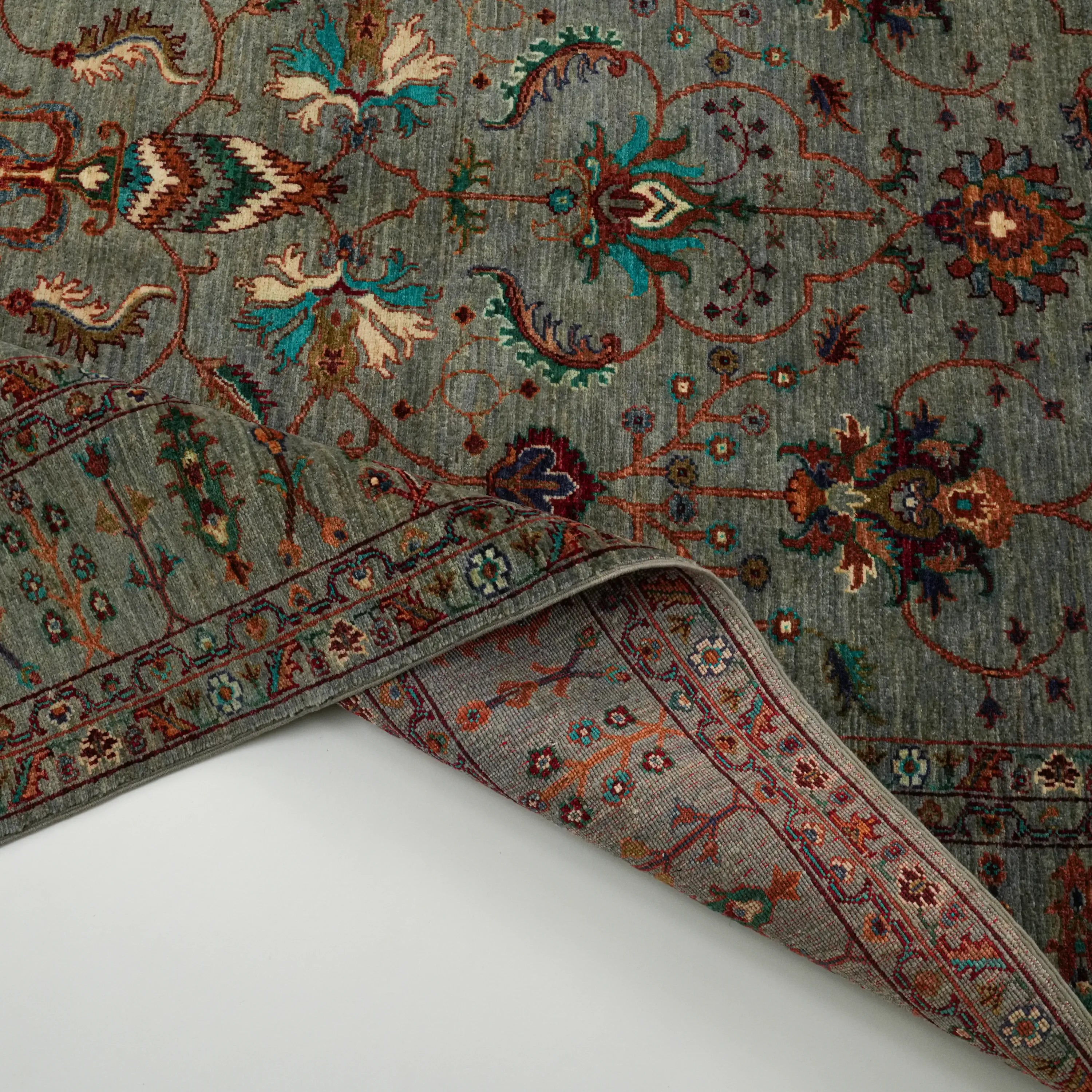 Şahzade Serisi El Dokuma Uşak Desenli Gri Yün Halı