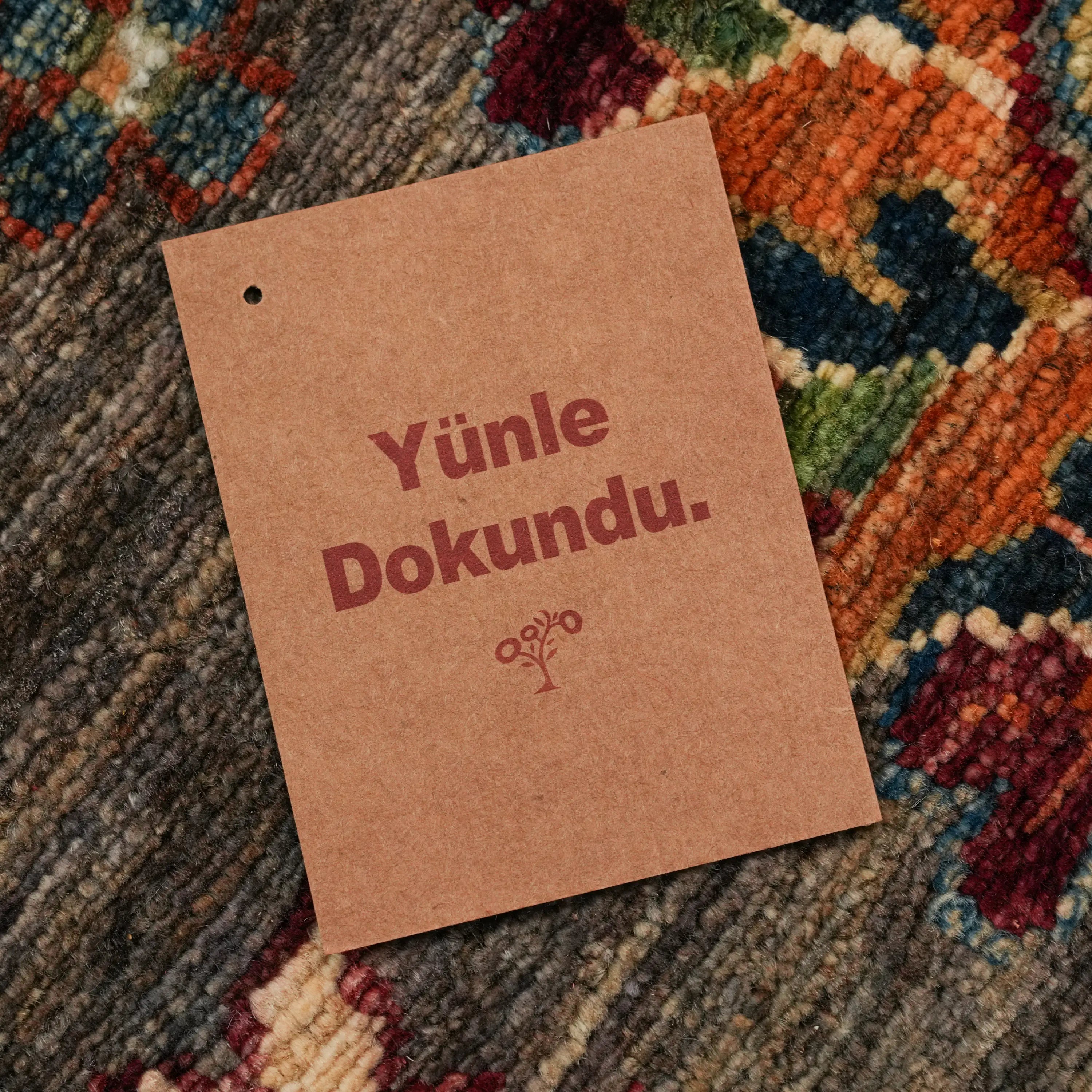 Şahzade Serisi El Dokuma Uşak Desenli Gri Yün Halı