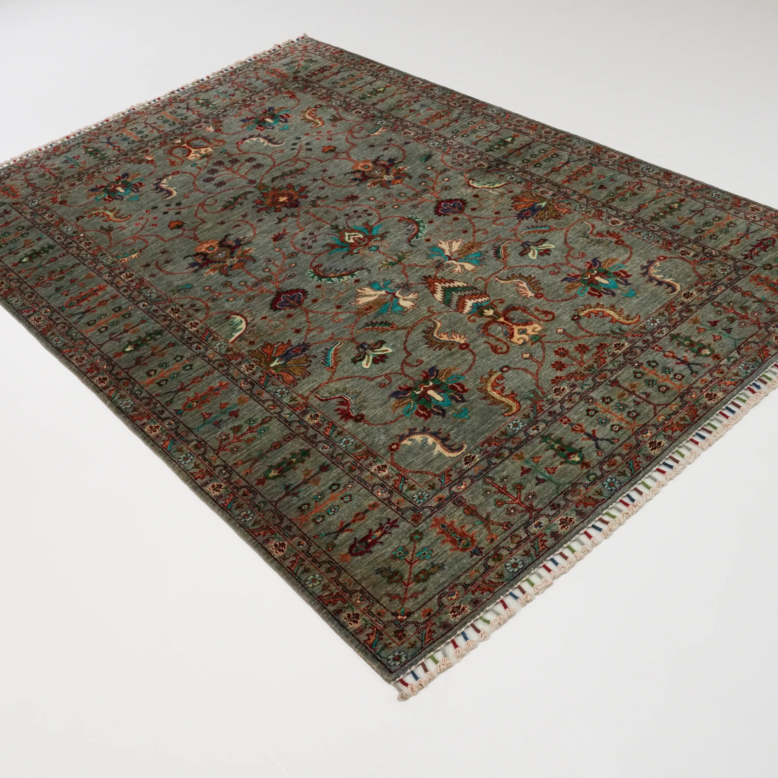 Şahzade Serisi El Dokuma Uşak Desenli Gri Yün Halı