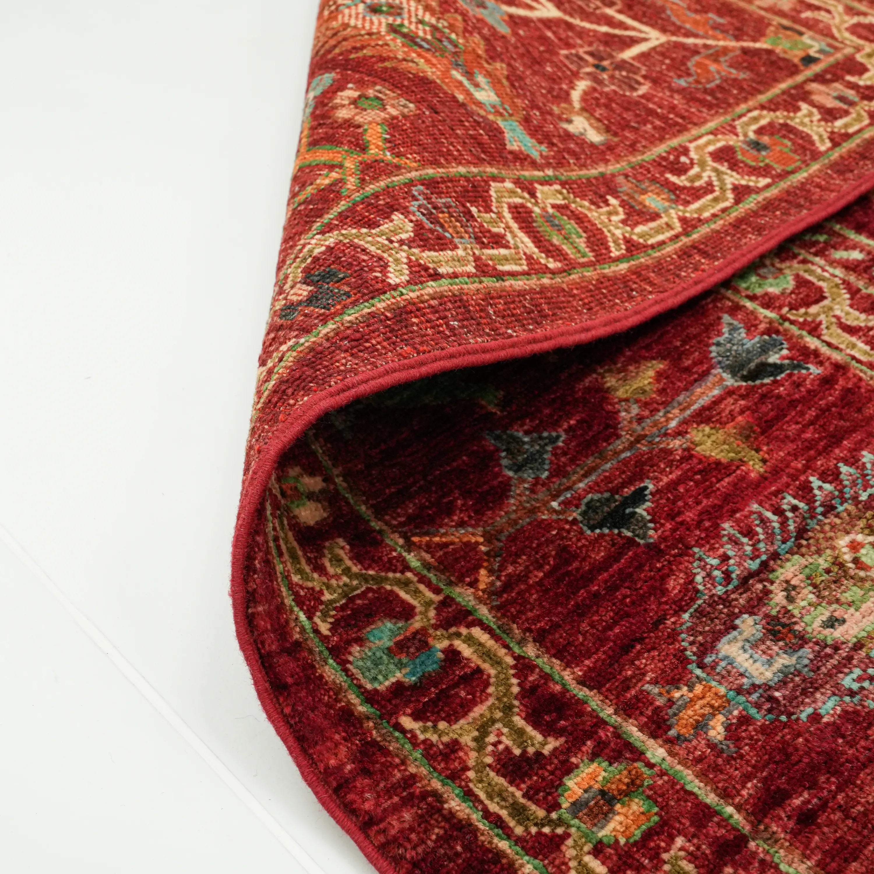 Şahzade Serisi El Dokuma Uşak Desenli Kırmızı Yün Halı