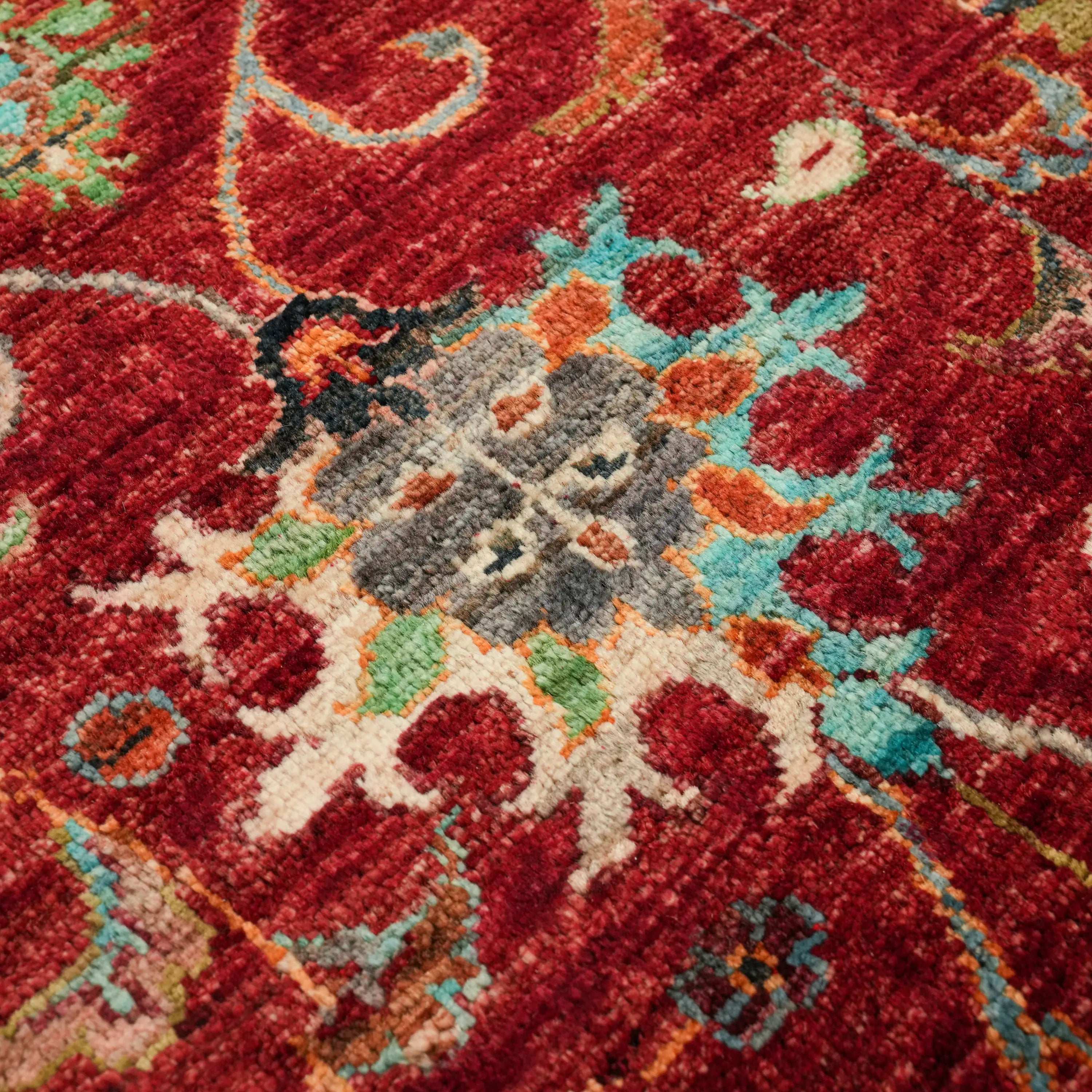 Şahzade Serisi El Dokuma Uşak Desenli Kırmızı Yün Halı