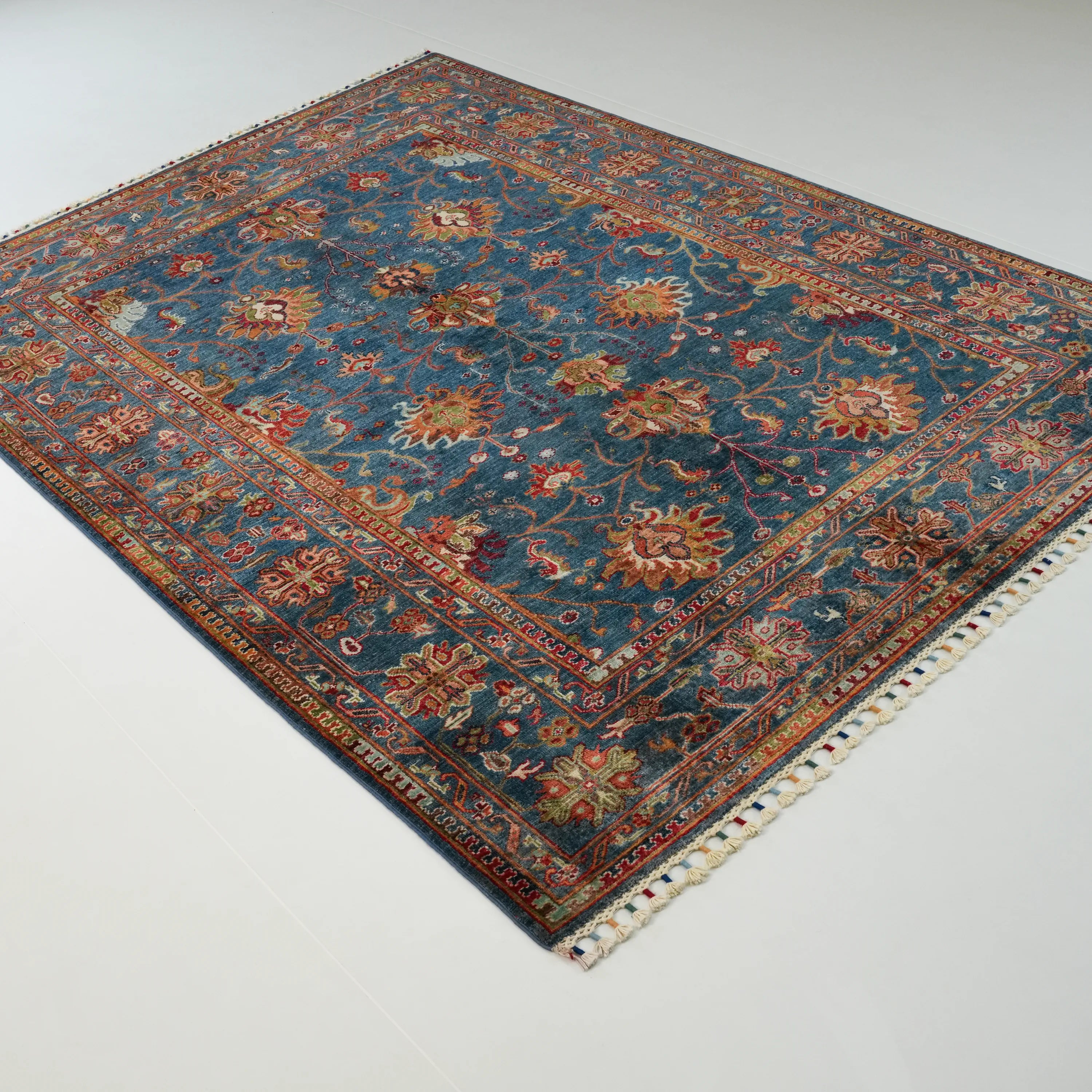 Şahzade Serisi El Dokuma Uşak Desenli Mavi Yün Halı