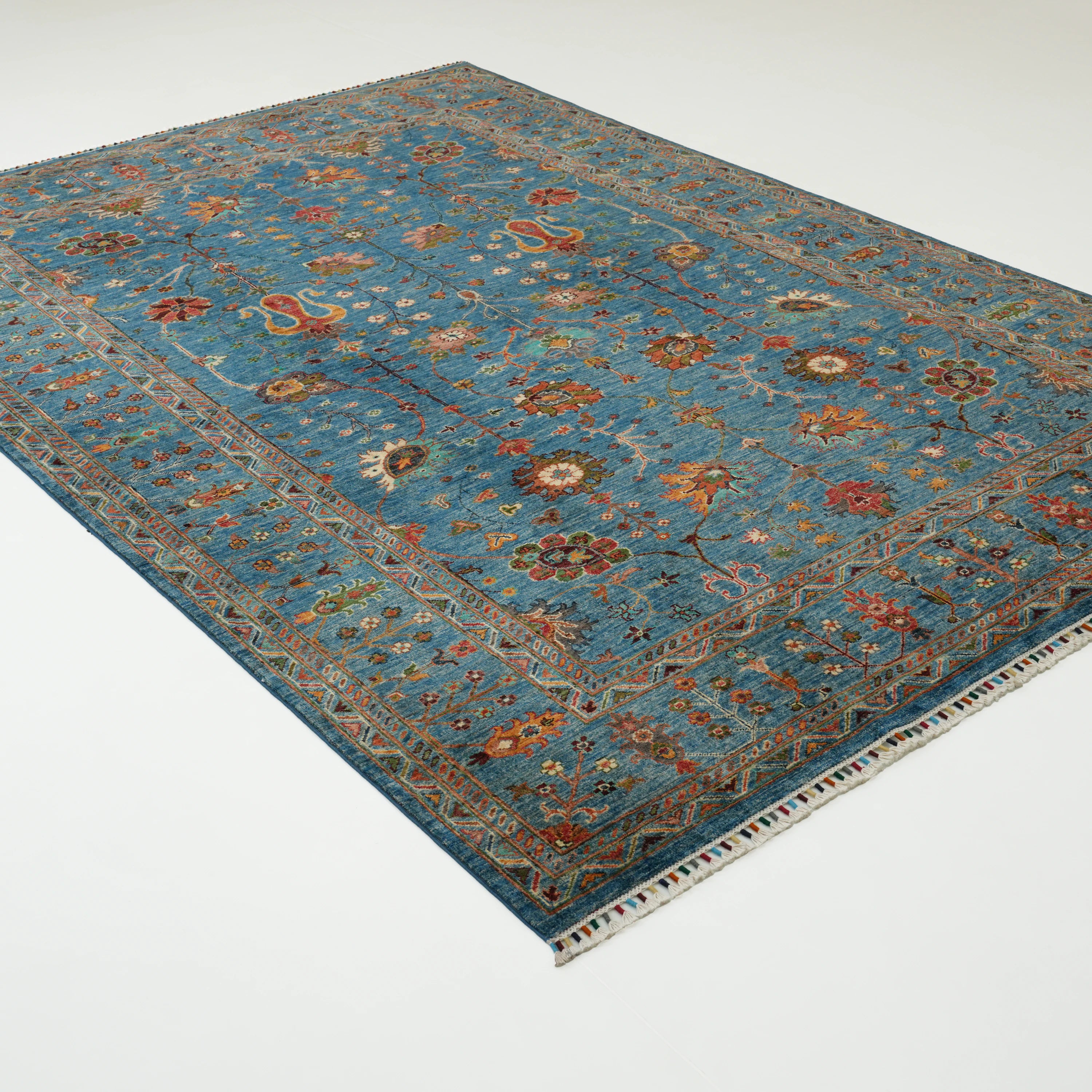 Şahzade Serisi El Dokuma Uşak Desenli Mavi Yün Halı