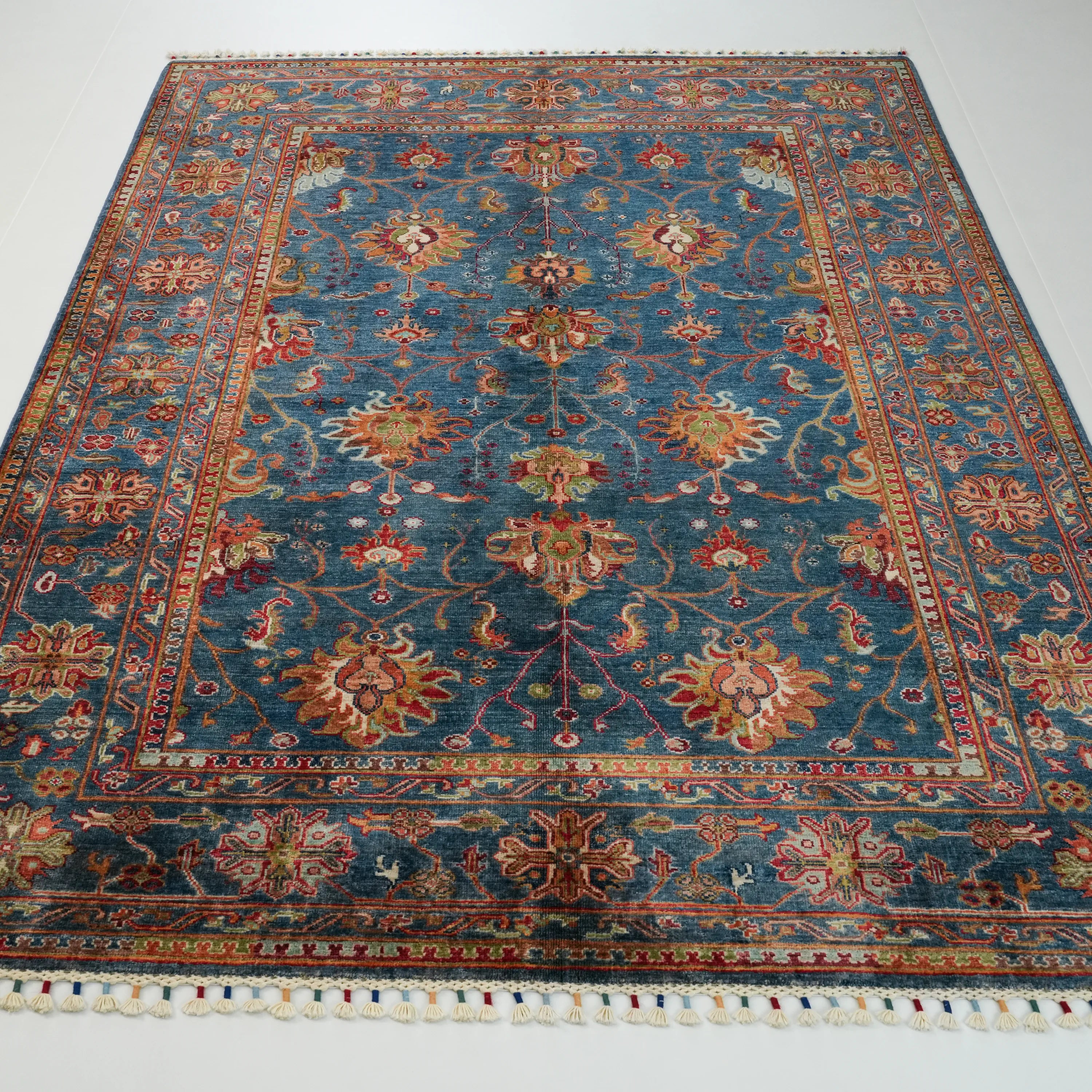 Şahzade Serisi El Dokuma Uşak Desenli Mavi Yün Halı