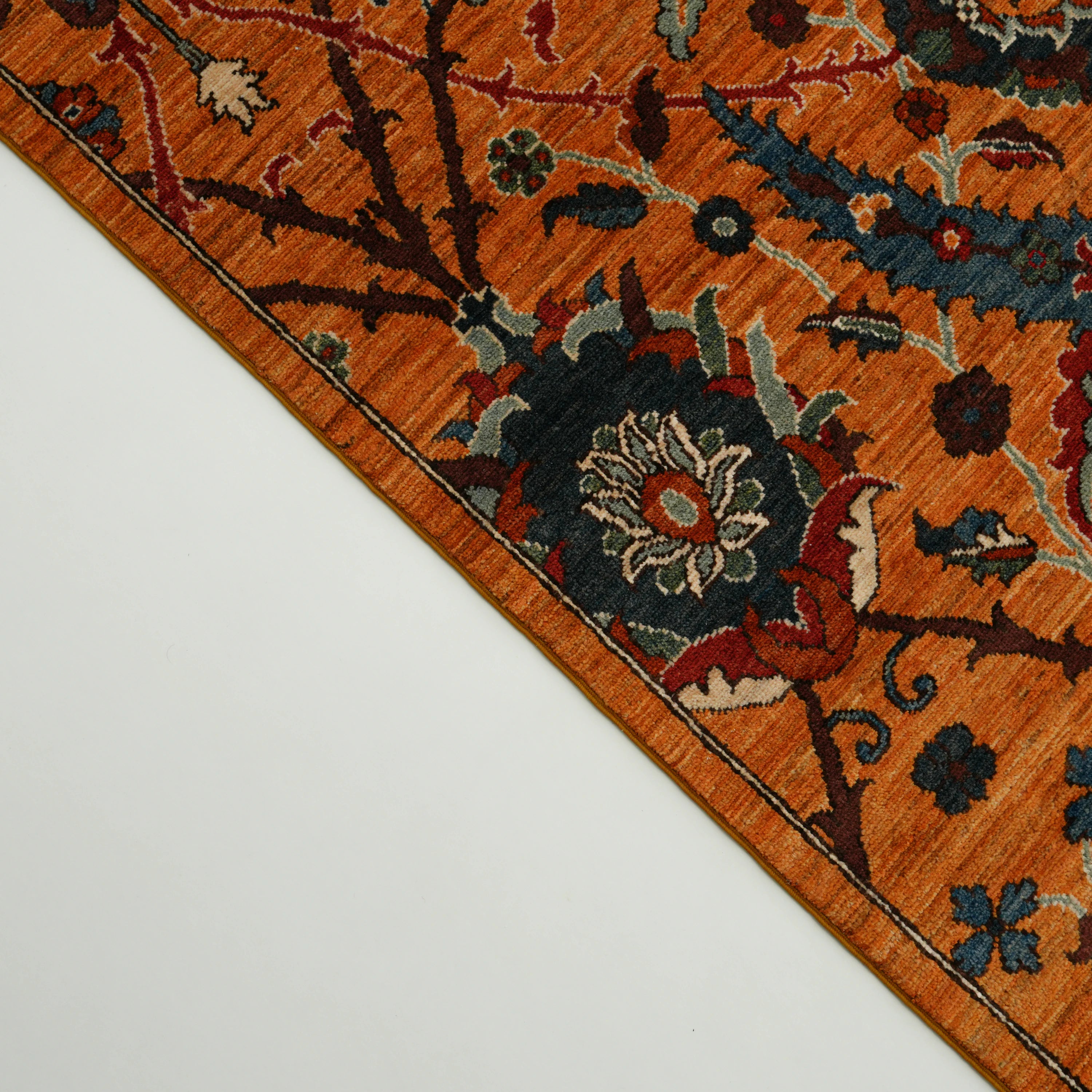 Şahzade Serisi El Dokuma Uşak Desenli Sarı Yün Halı