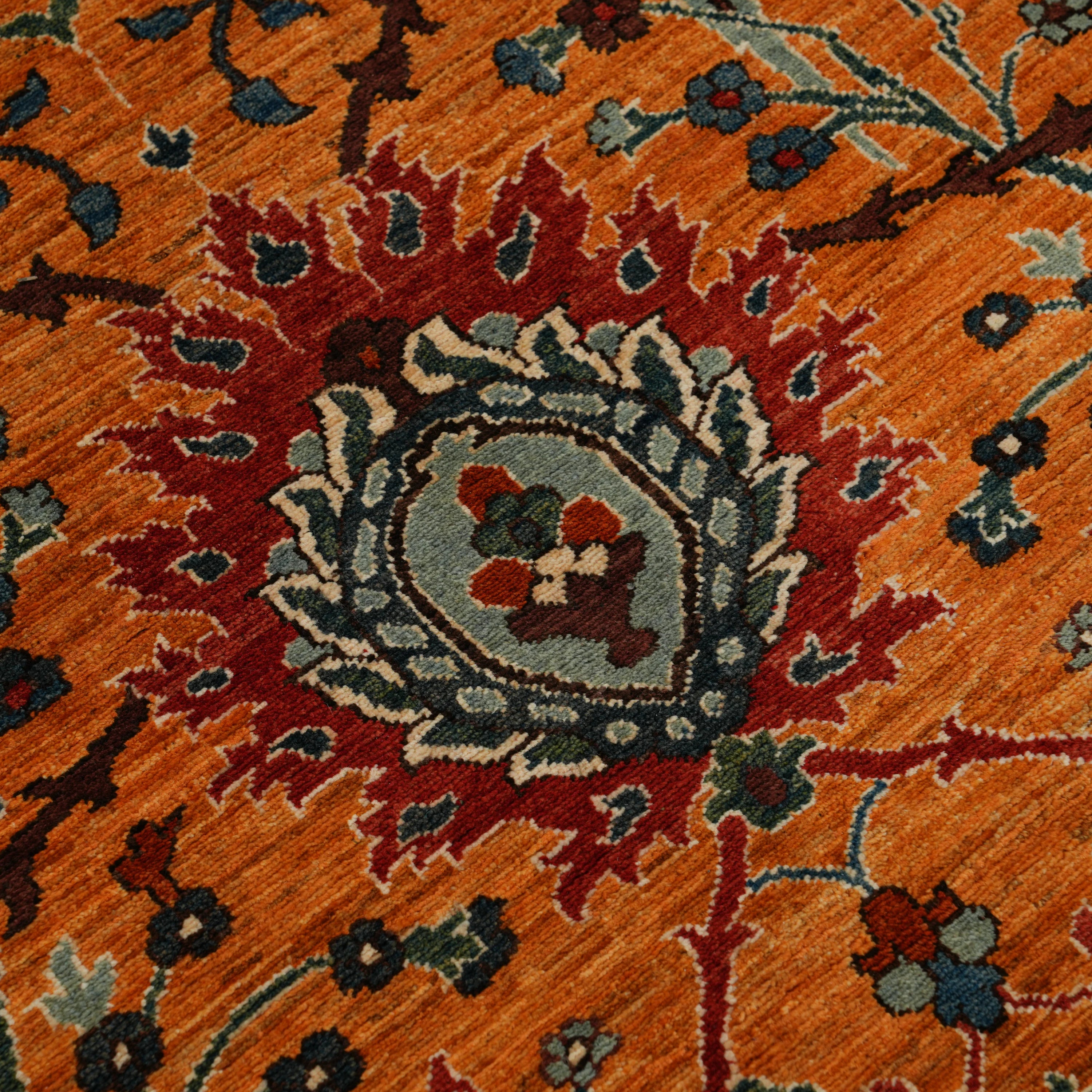 Şahzade Serisi El Dokuma Uşak Desenli Sarı Yün Halı